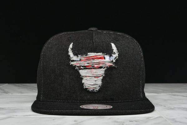 Mitchell & Ness LAPSTONE & HAMMER x MITCHELL & NESS BLACK DESTRUCTED DENIM - BULLS