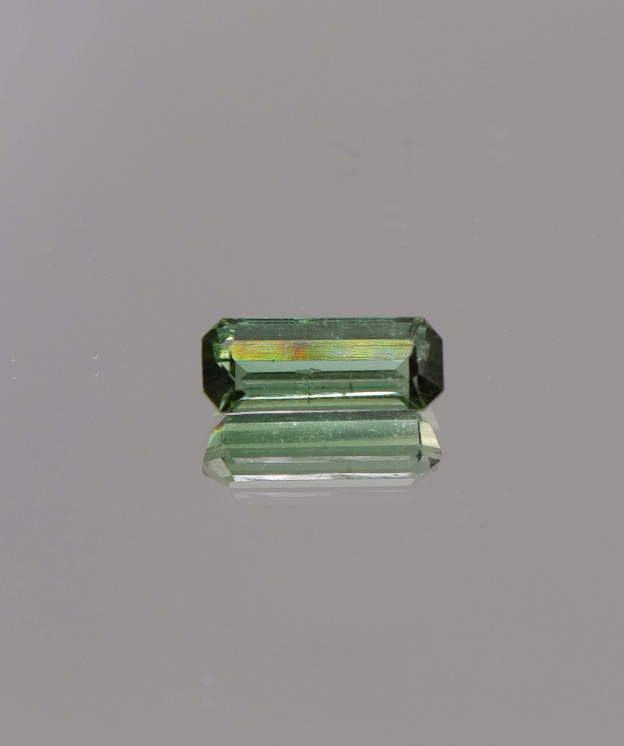 Luxury Promise 2.55ct Green Tourmaline single DXBCS1094
