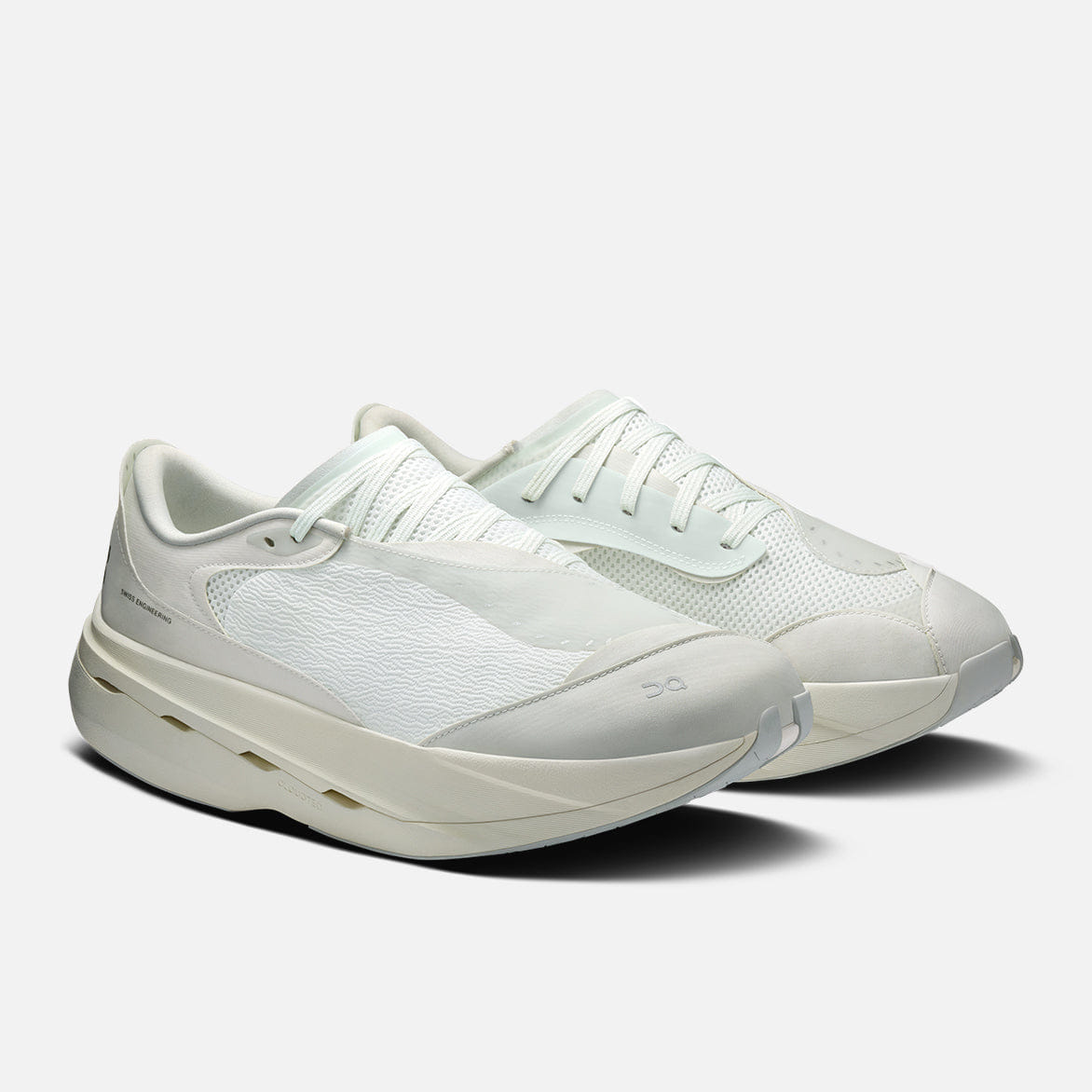 WHITE* PAF x ON CLOUDBOOM VOLT WHITE / GALE