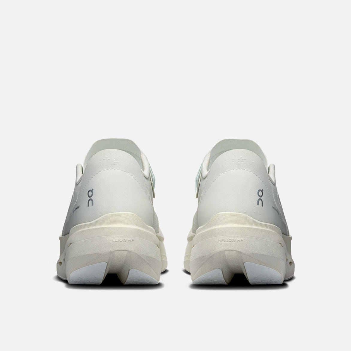 WHITE* PAF x ON CLOUDBOOM VOLT WHITE / GALE