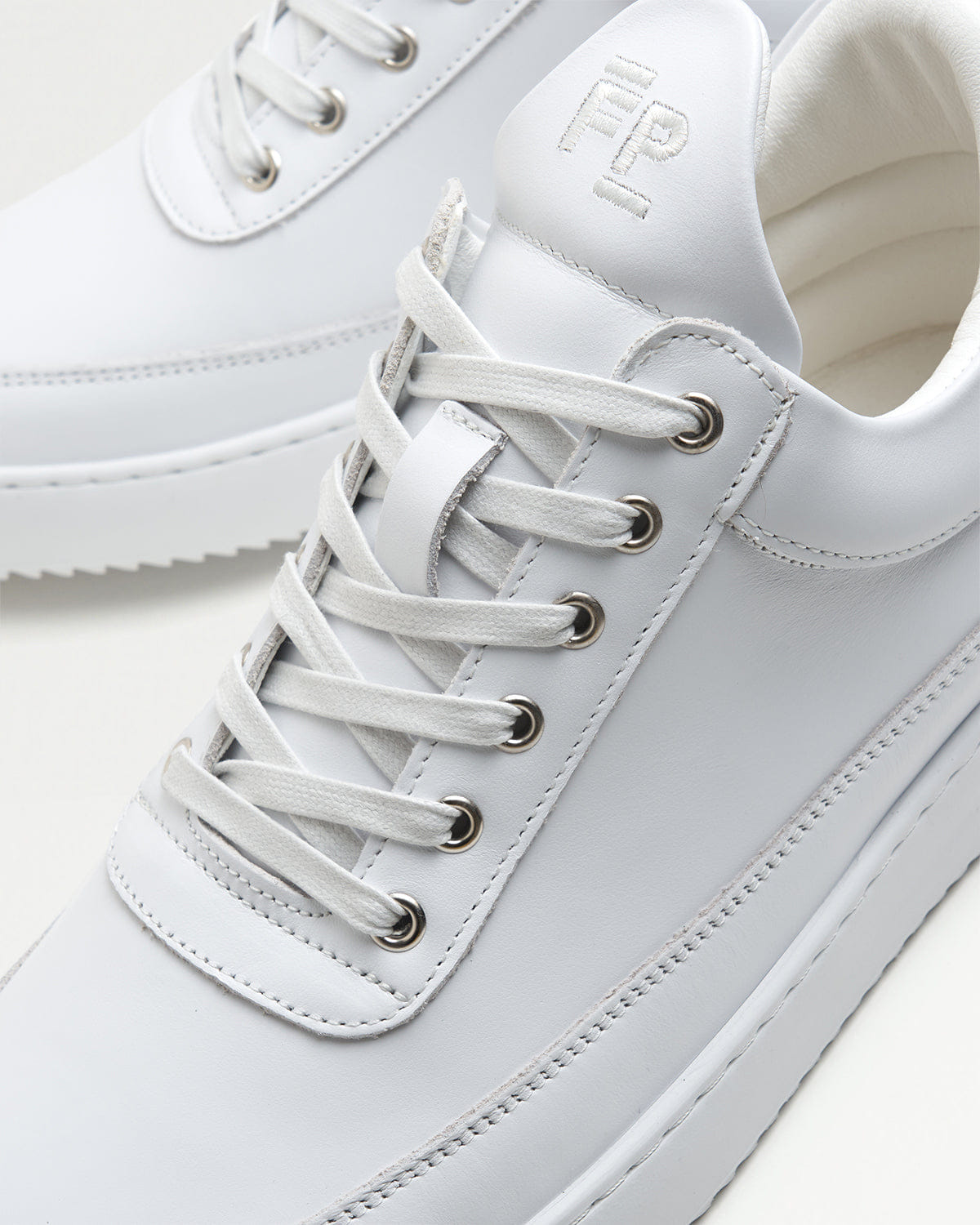 Conventional Low Top Ripple Nappa White