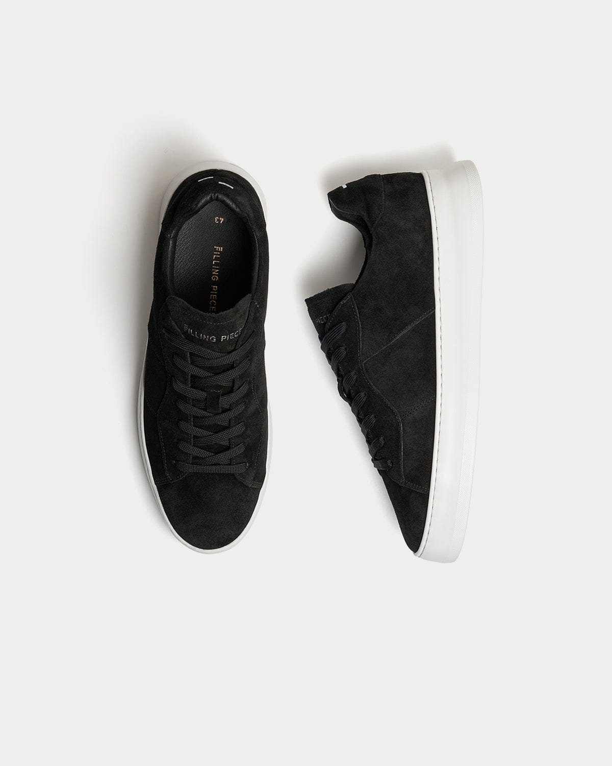 Conventional Court Suede Black