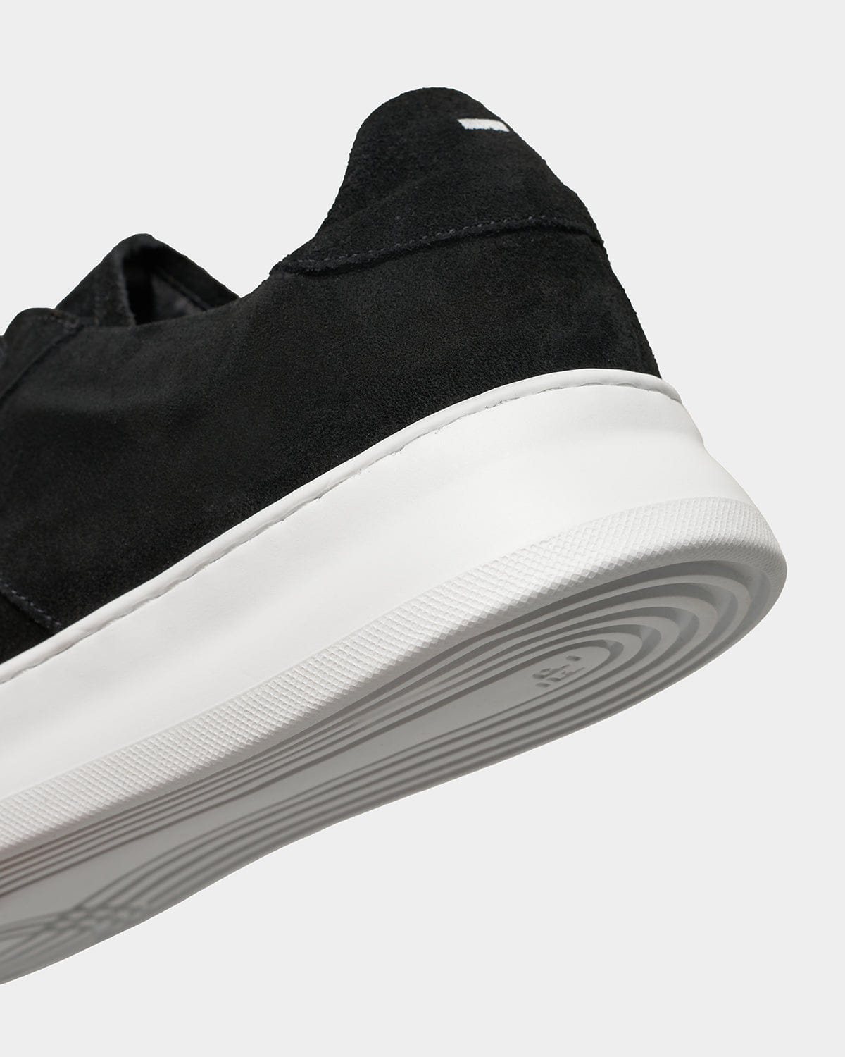 Conventional Court Suede Black