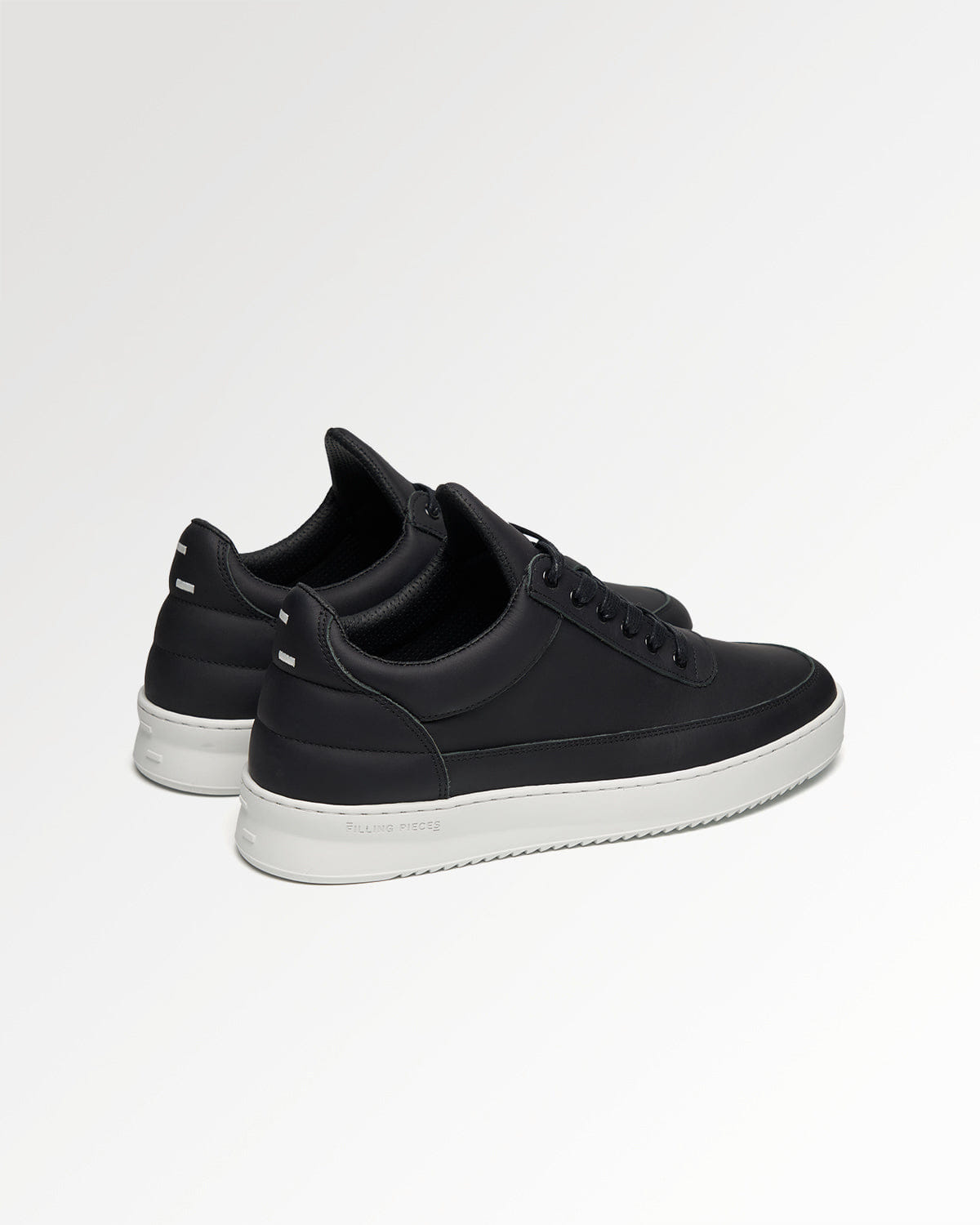 Conventional Low Top Organic Nappa Black