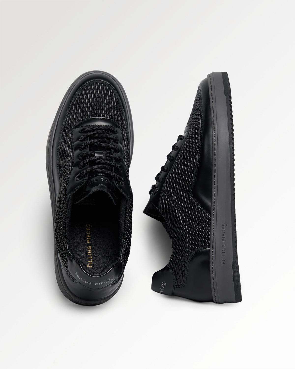 Conventional Mondo Reed Black