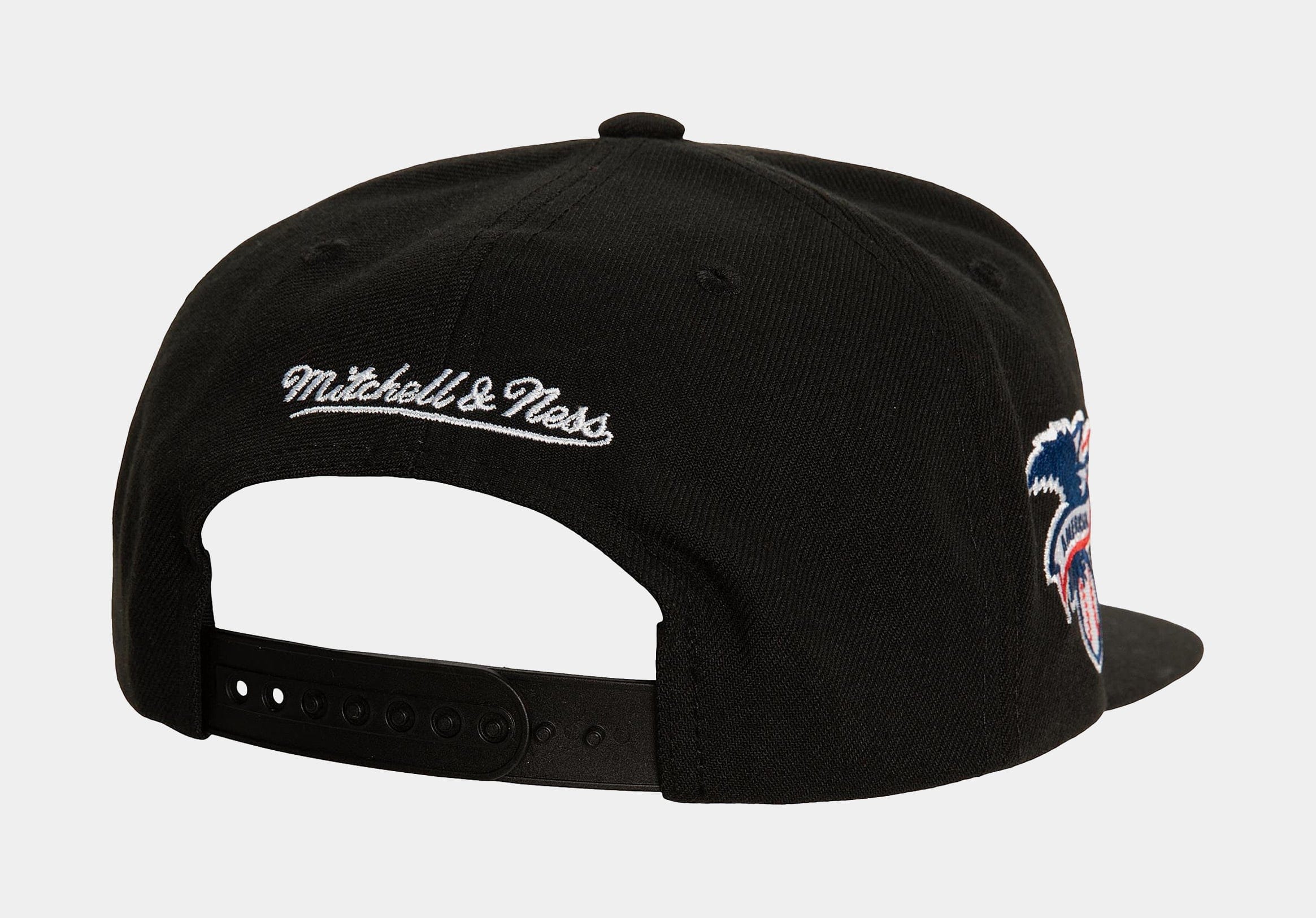Mitchell & NESS Chicago White Sox Classic Snapback Mens Hat (Black/White)
