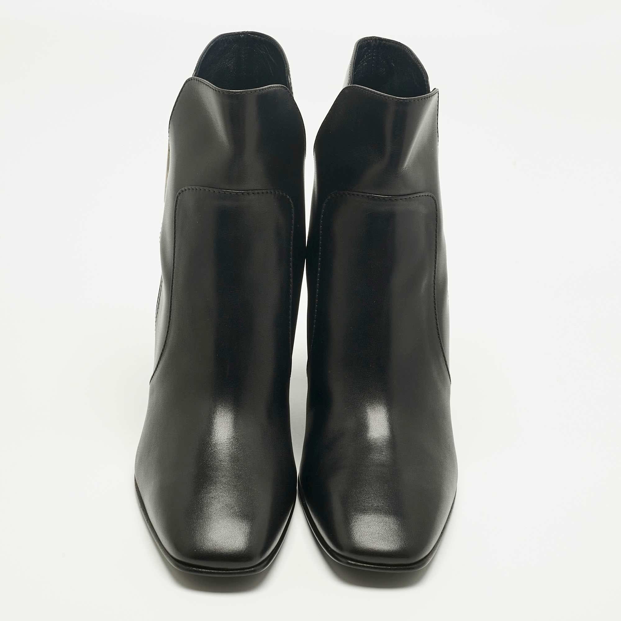 Roger Vivier Black Leather Polly Booties