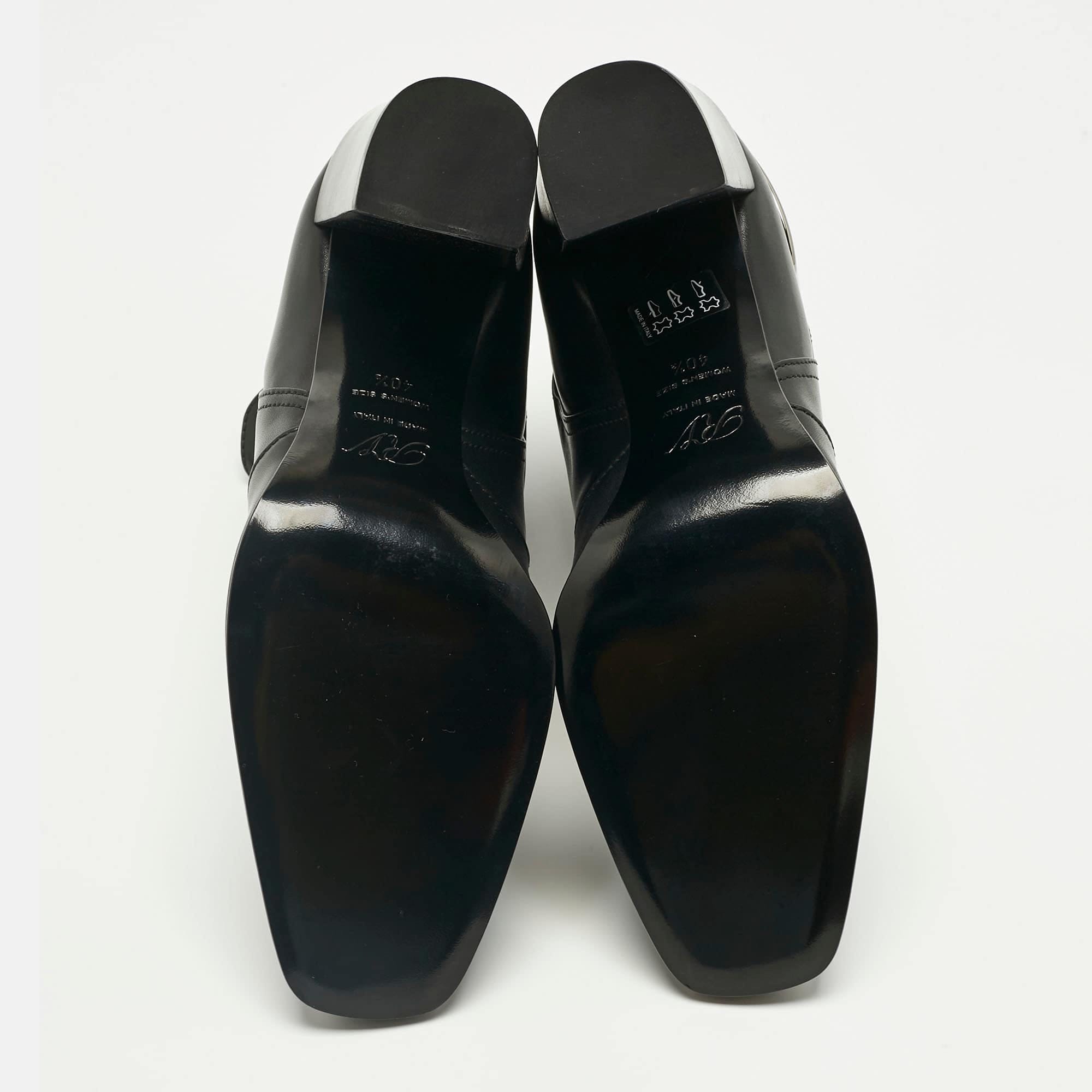 Roger Vivier Black Leather Polly Booties