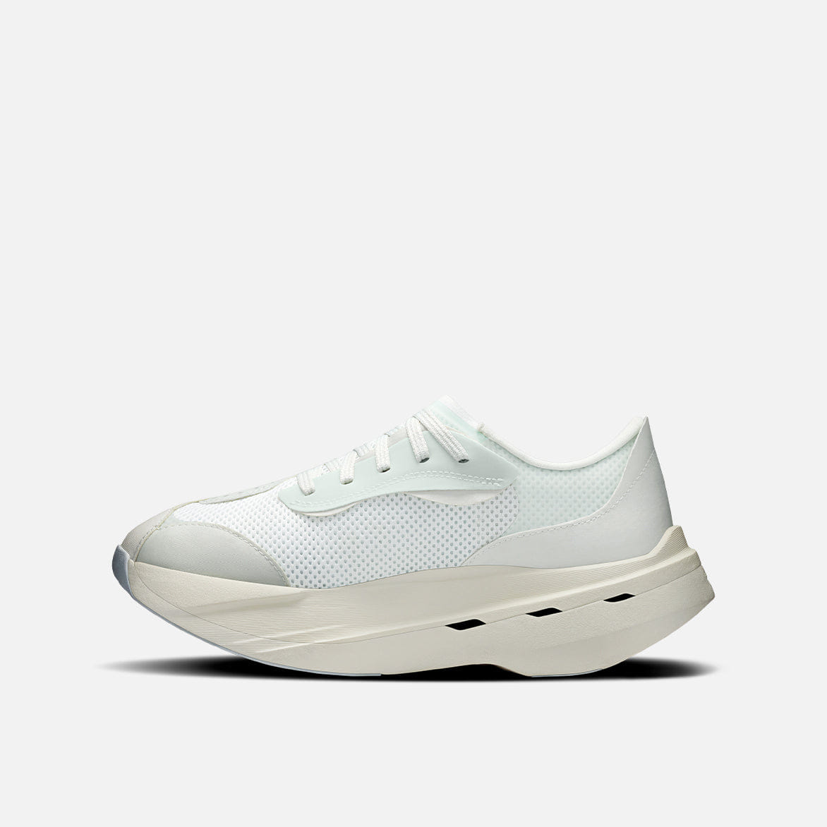 WHITE* WMNS PAF x ON CLOUDBOOM VOLT "WHITE / GALE