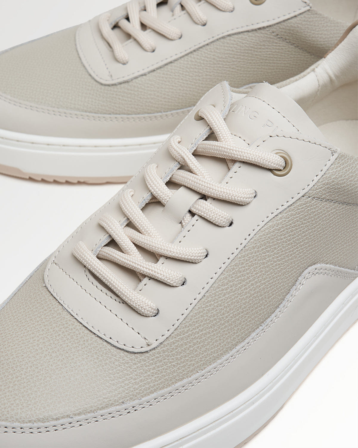Entry Luxury Mondo Tech Crumbs Off White