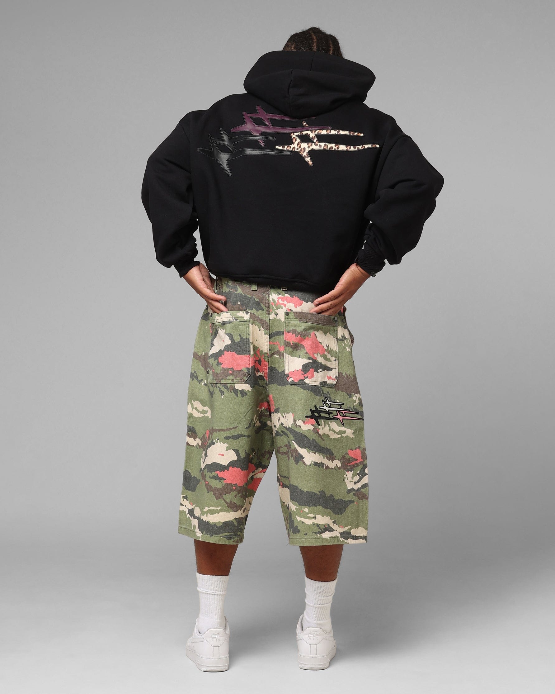 Loiter Star Global Hoodie Black