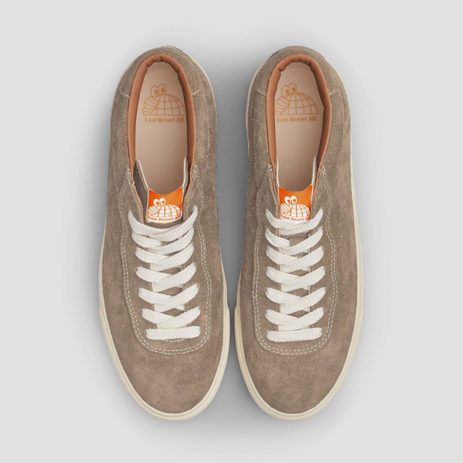 Last Resort AB VM001 MID Suede Sand / White