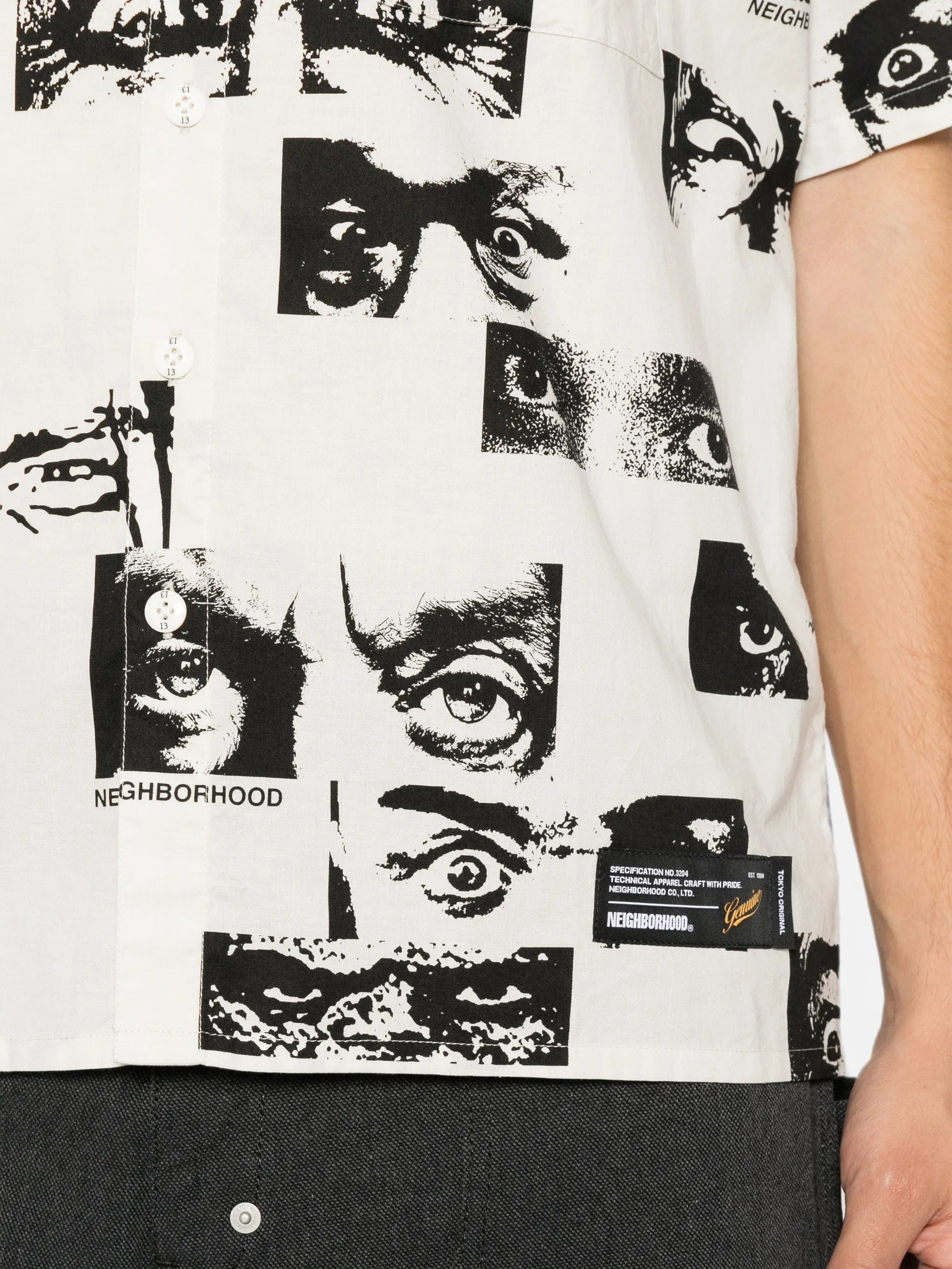Neighborhood eye - print short - sleeve shirt