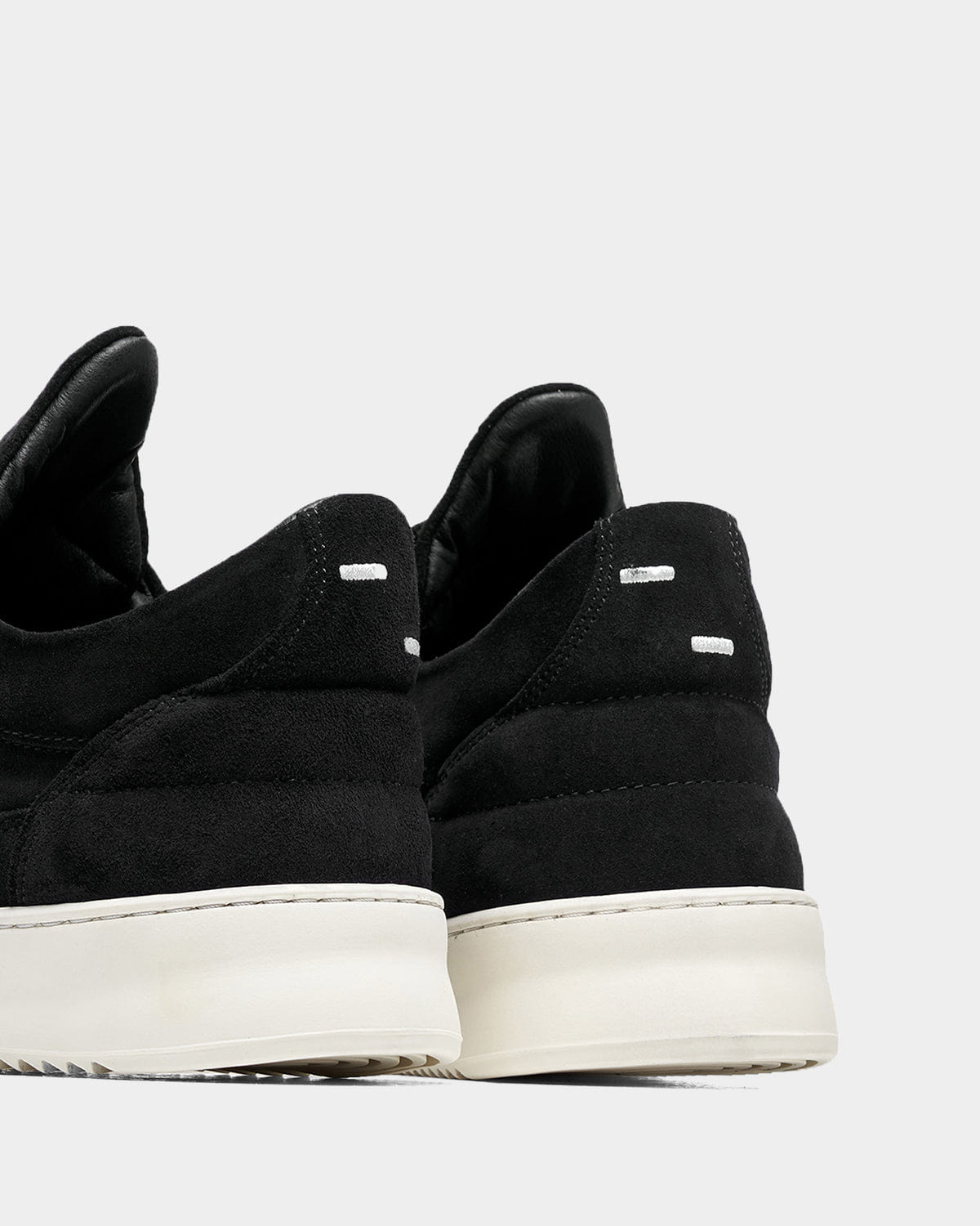 Conventional Low Top Suede Organic Black