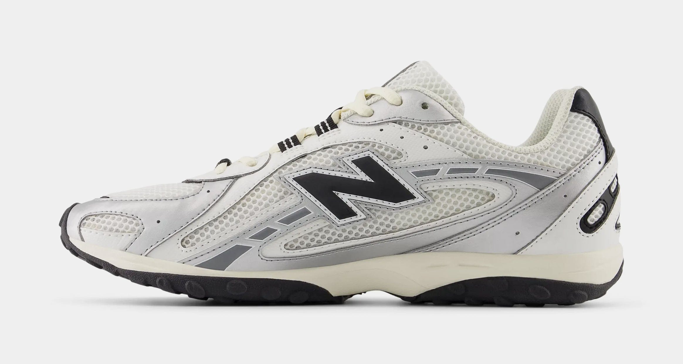 Newbalance 204 l Mens Lifestyle Shoes (Silver Metallic/Garter Snake)