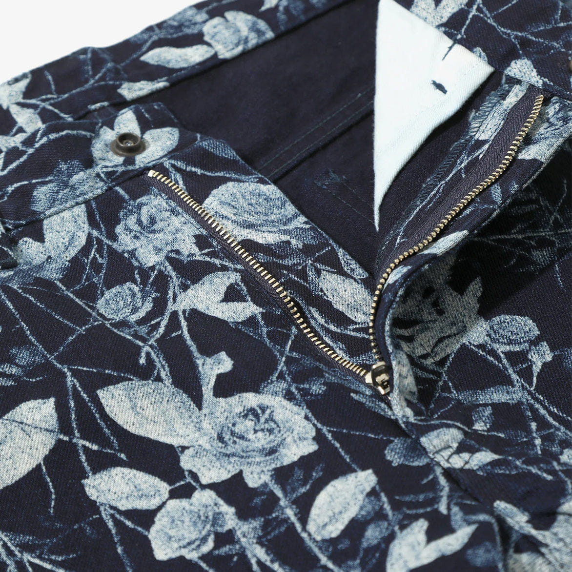Needles STRAIGHT JEAN - 13 oz DENIM ROSE PRINT - INDIGO