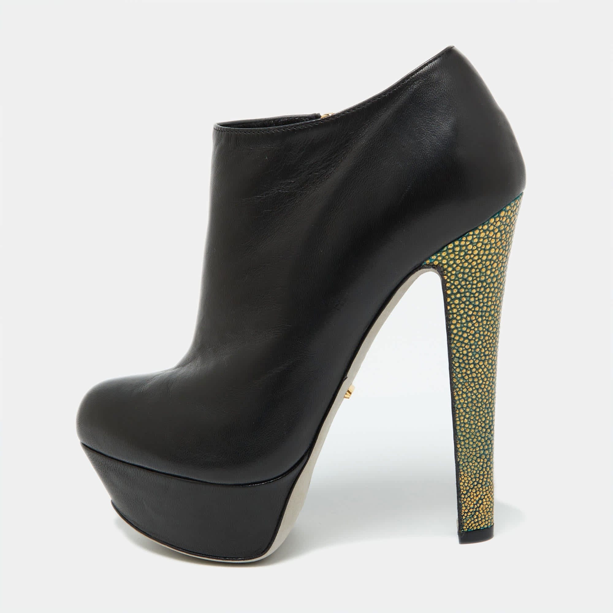 Sergio Rossi Black Leather Platform Ankle Length Booties