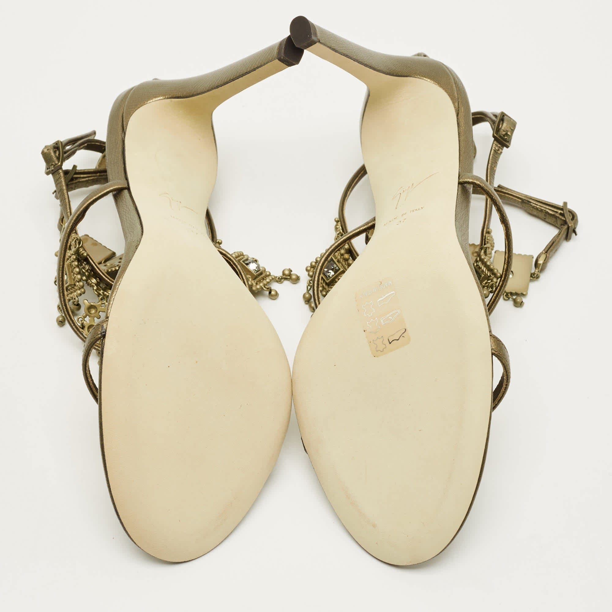 Giuseppe Zanotti Amira