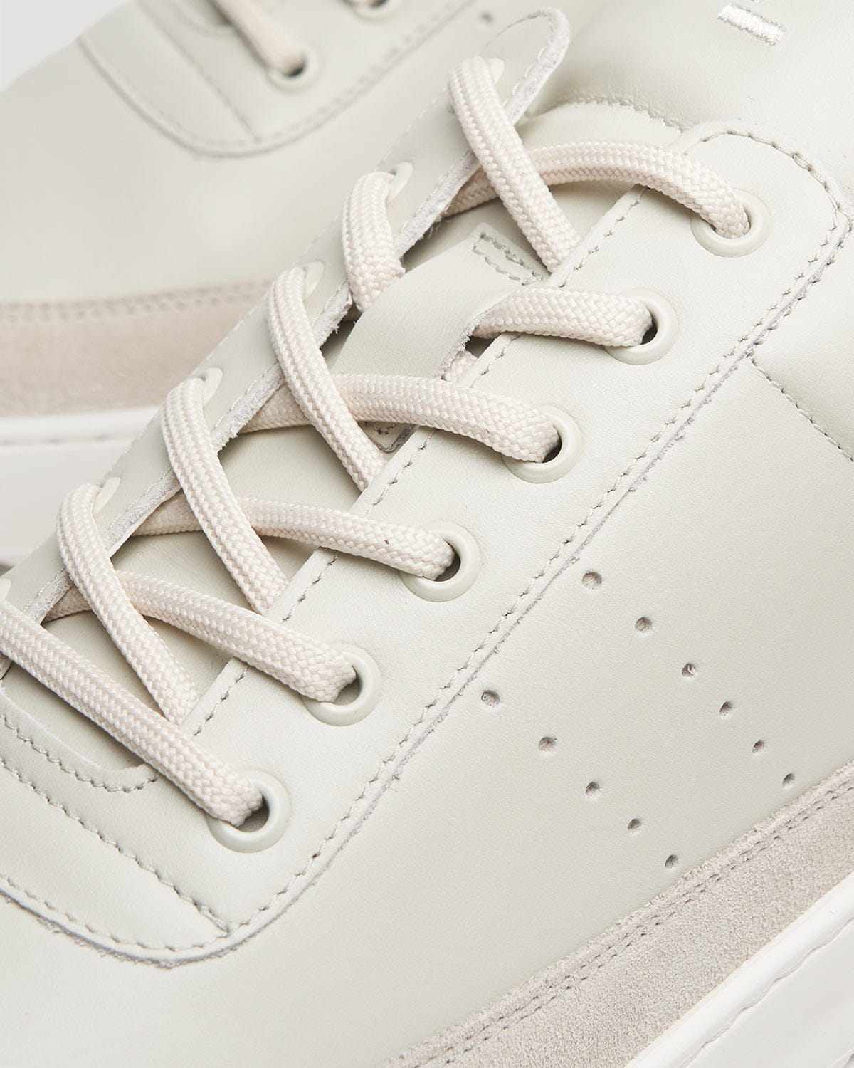 Conventional Low Top Bianco Off White