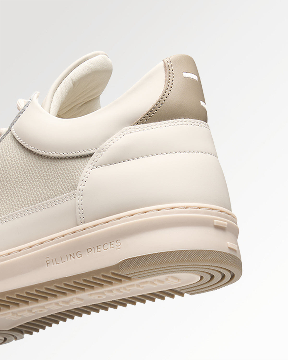 Conventional Low Top Tech Crumbs Off White / Taupe