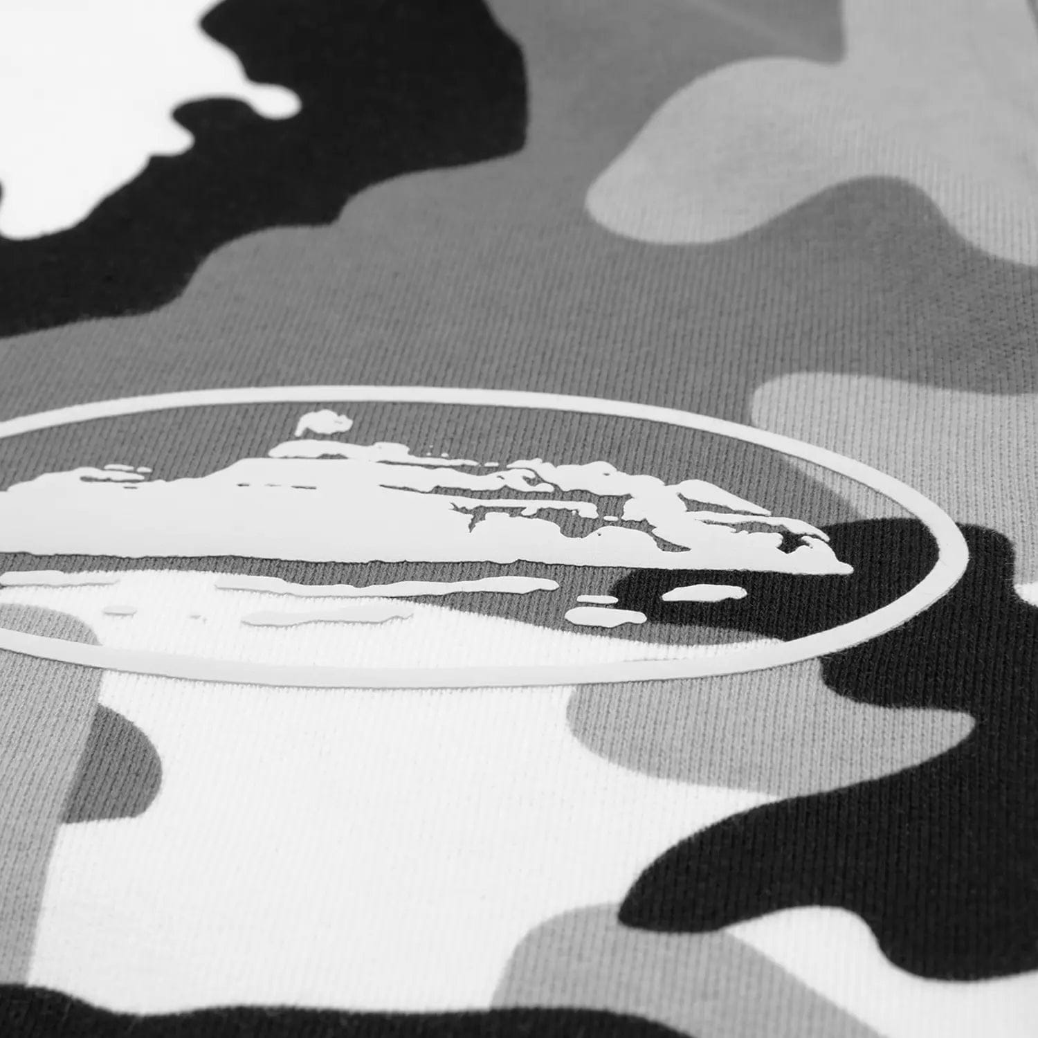 Corteiz Island Puff Print Sweatshorts Arctic Camo