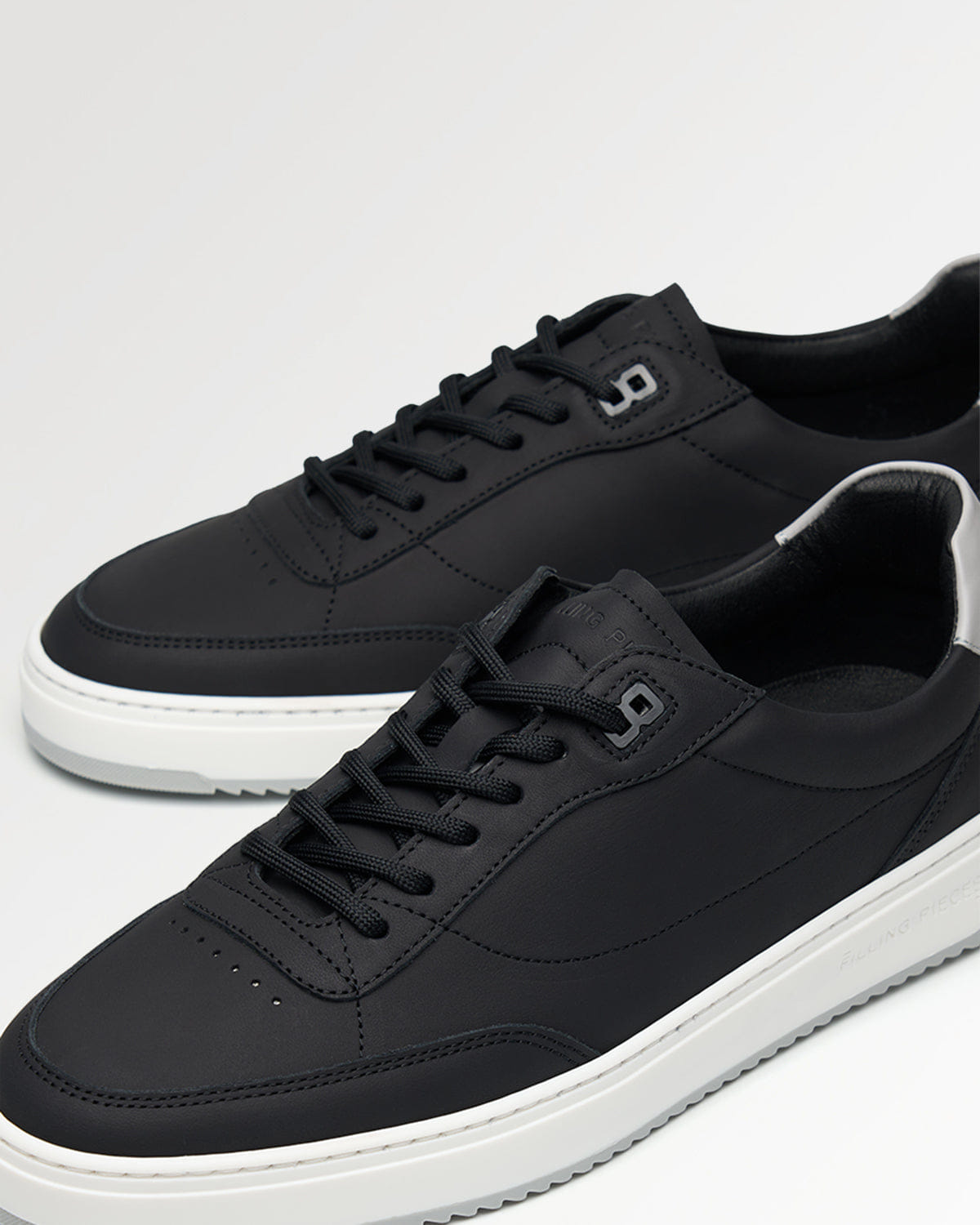 Conventional Mondo Trim Black