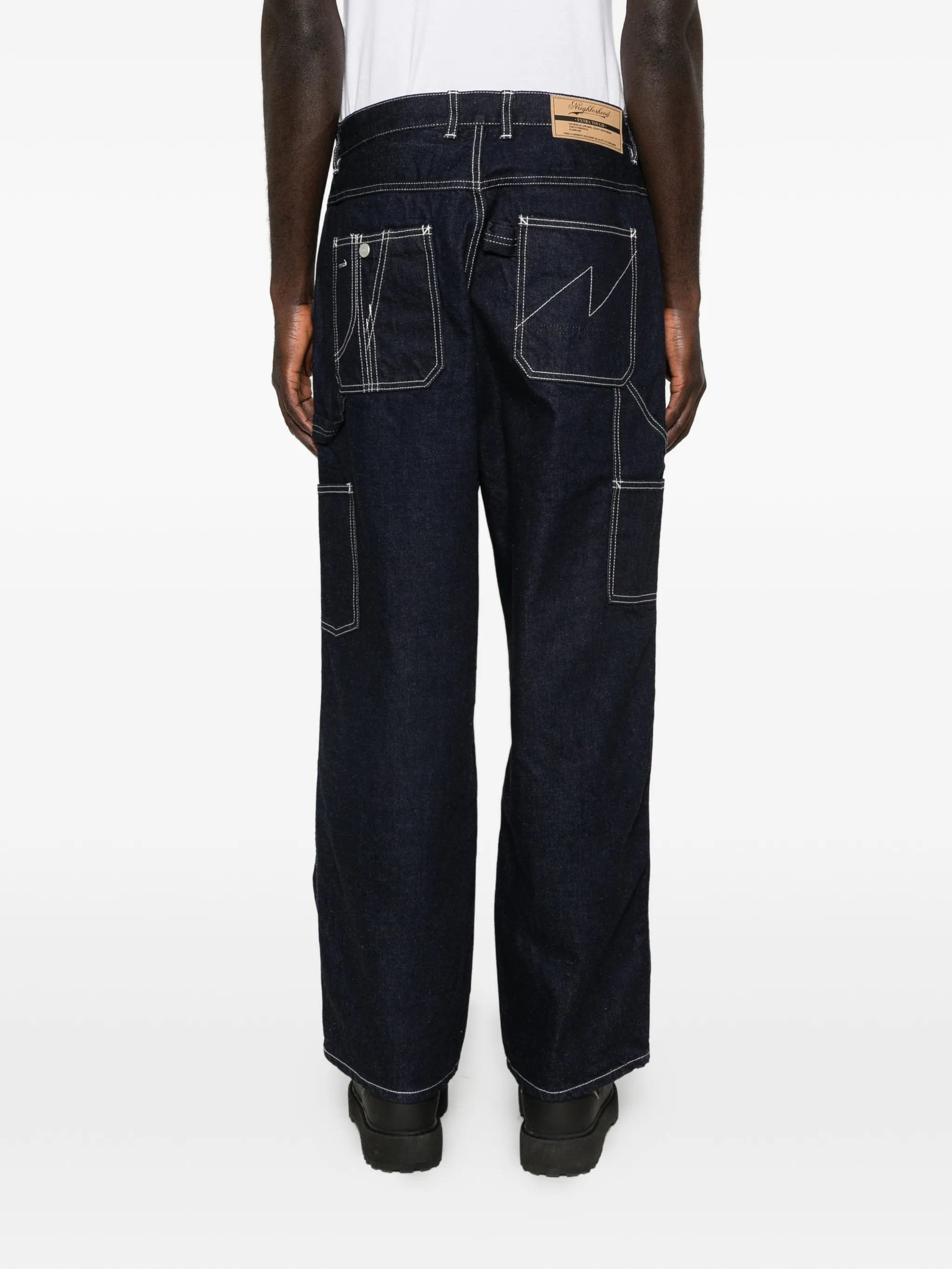 Neighborhood contrast - stitch jeans