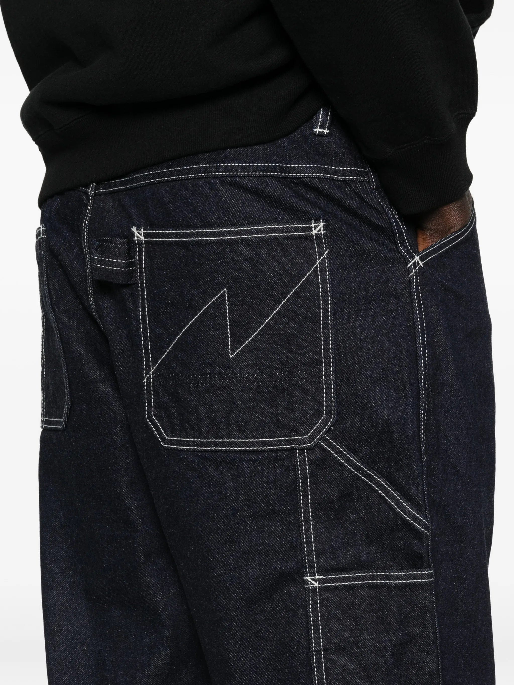 Neighborhood contrast - stitch jeans