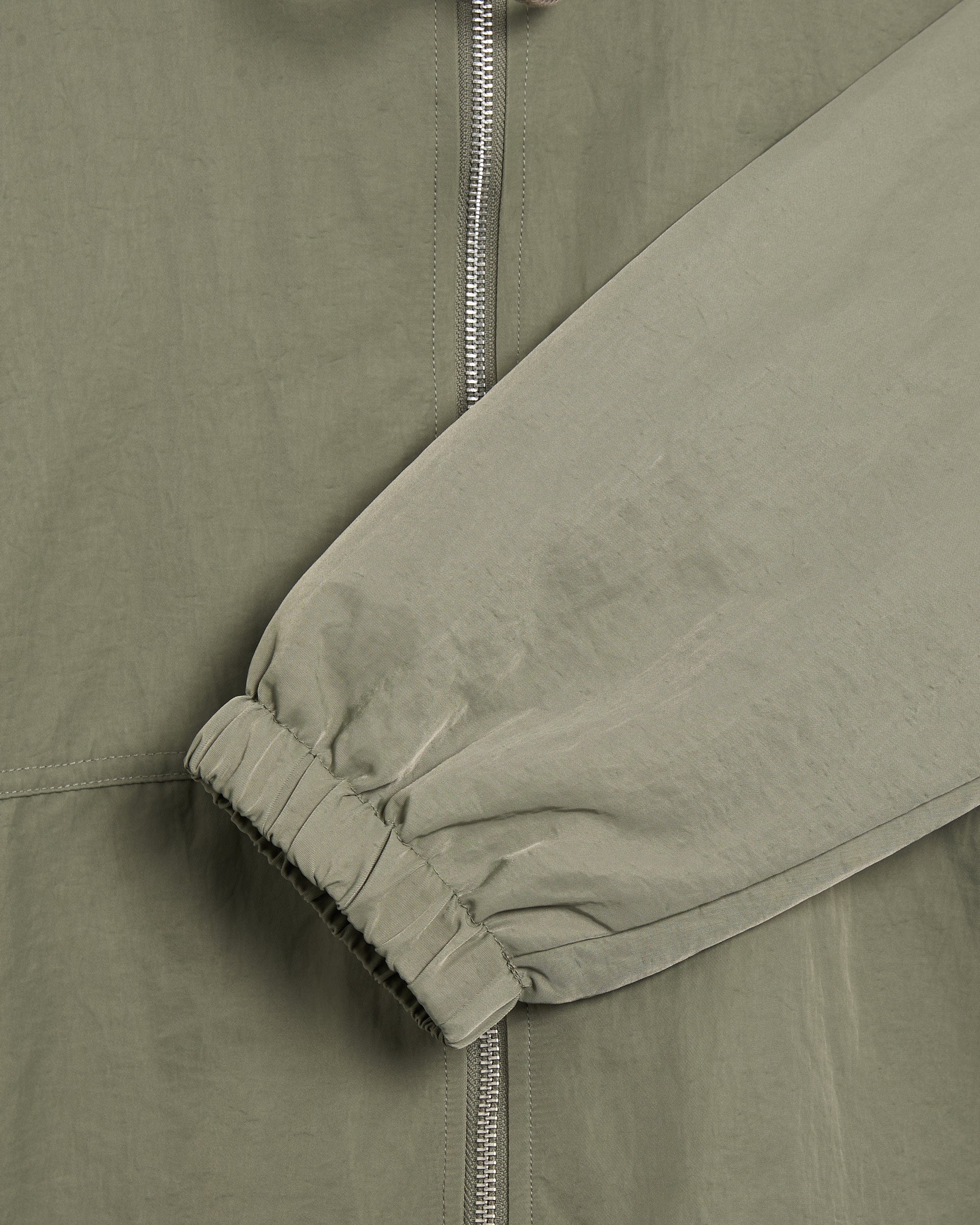 OBEY Clothing Chaqueta impermeable Boxy OBEY Clothing Lula para mujer