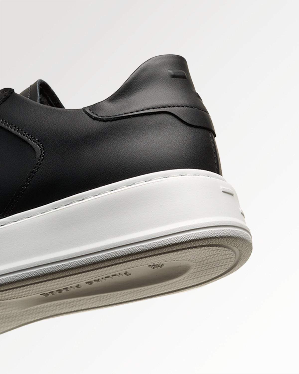 Conventional Evo Court Nappa Black