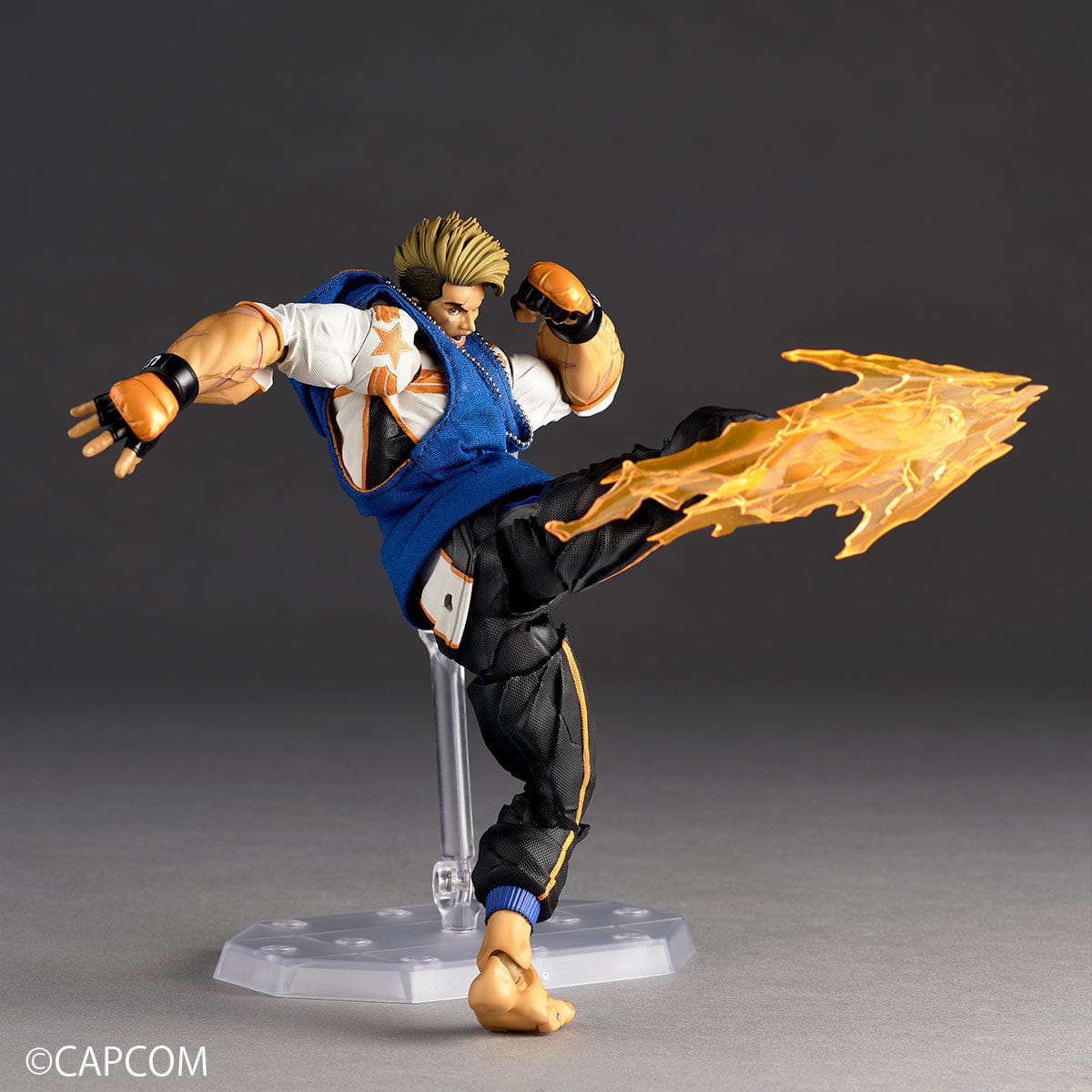 Revoltech Amazing Yamaguchi Street Fighter Luke Action Figure