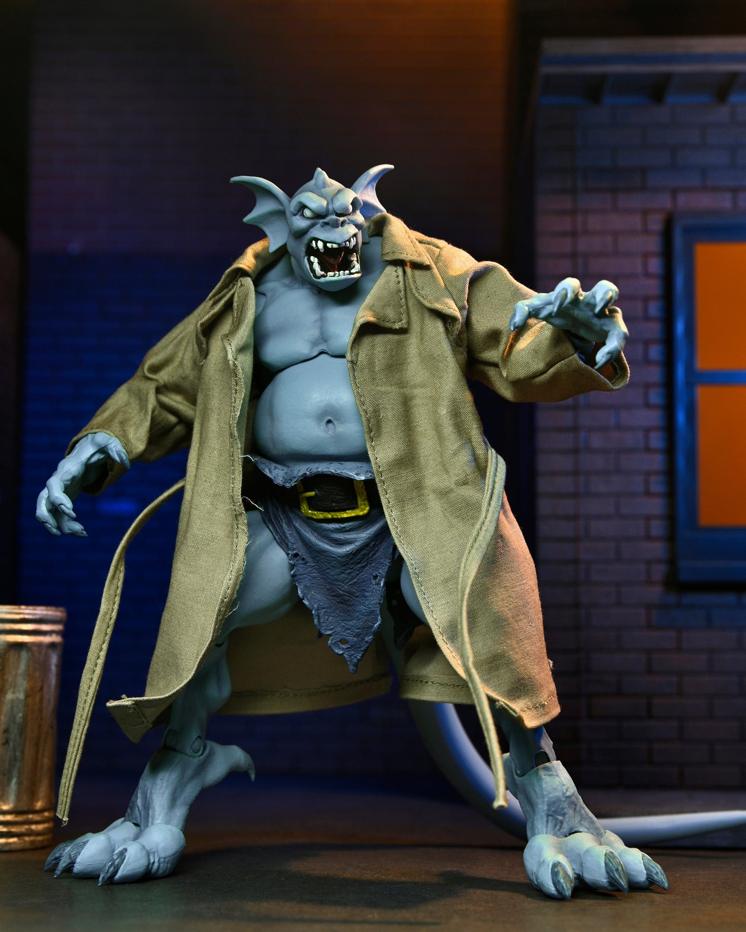 Neca Toys NECA Gargoyles Detective Broadway Silver Falcon (W Closed Wings) Action Figure