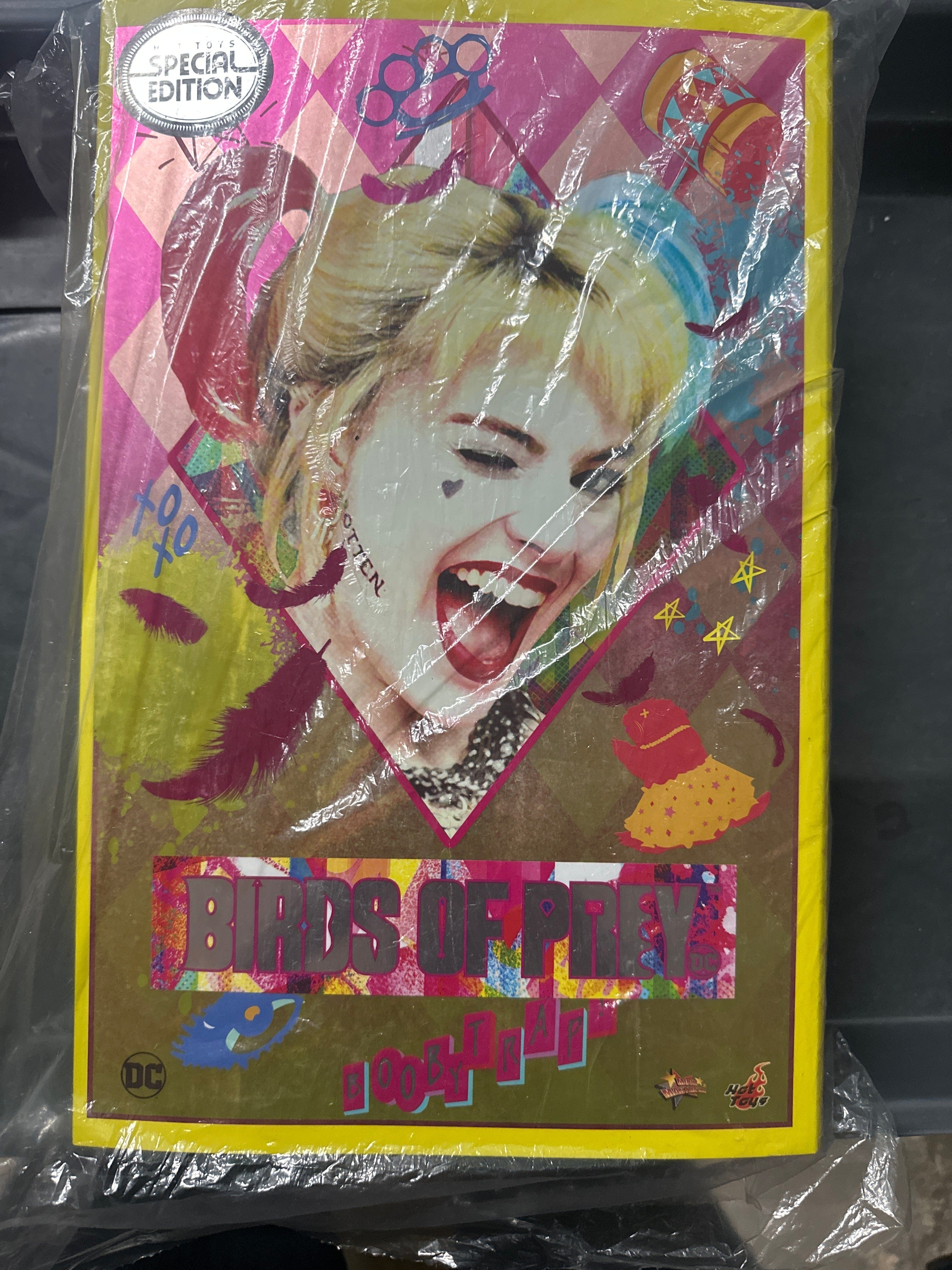 Sideshow **Open Box**Hot Toys 1/6 Scale MMS565 Birds of Prey Harley Queen Action Figure