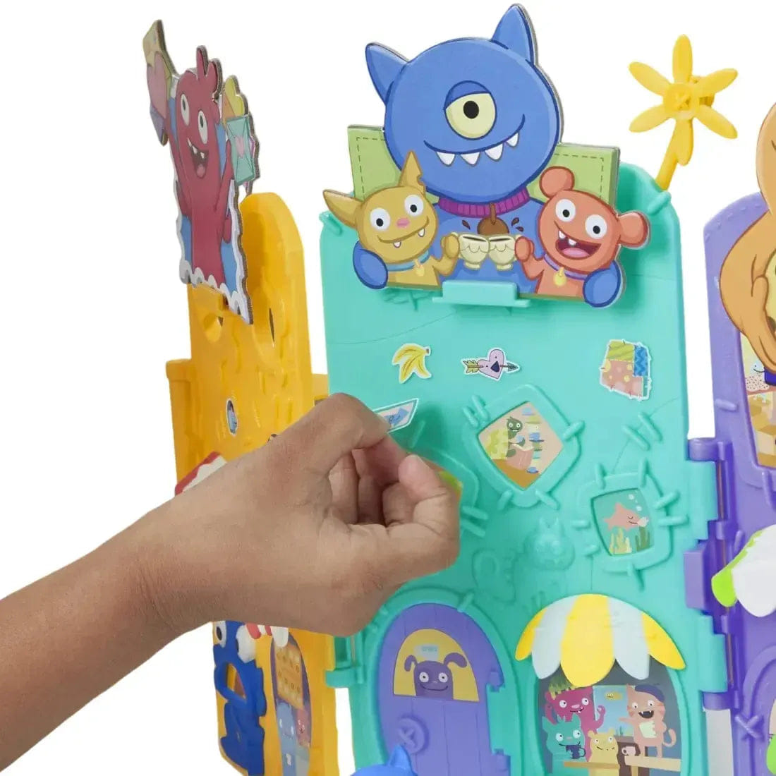 Hasbro UglyDolls - Uglyville Unfolded Main Street Playset with Exclusive Willard Figure - Hasbro (2019)