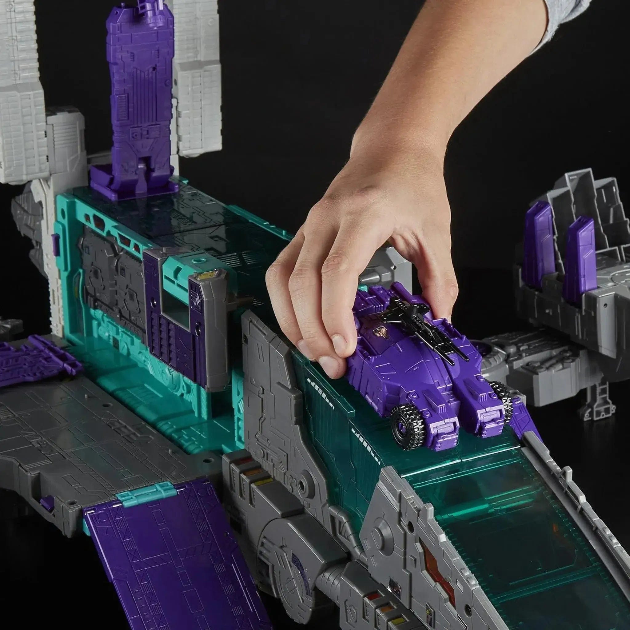 Hasbro Transformers Generations Titans Return - Trypticon Action Figure (18") - Titan Class