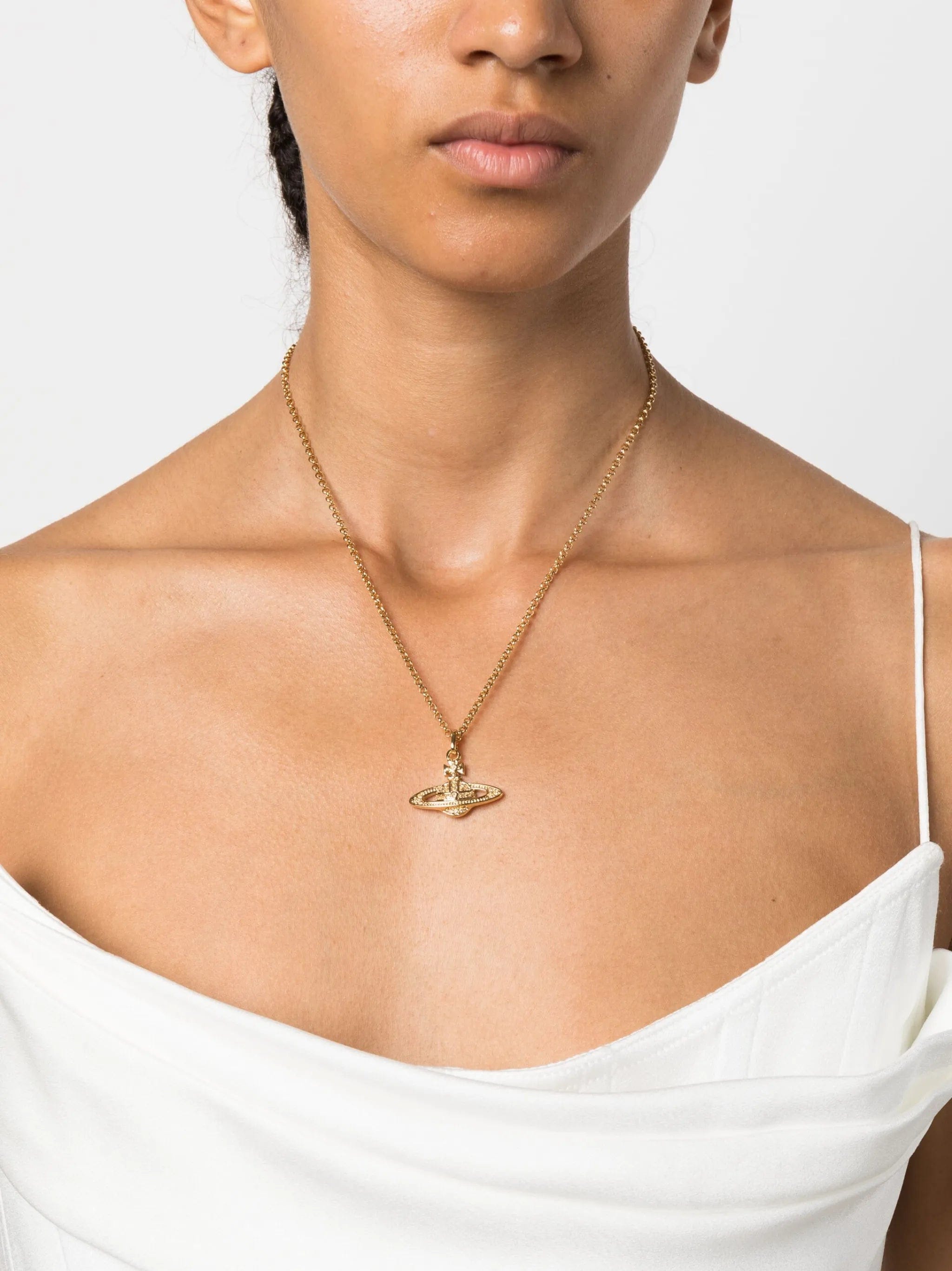 Vivienne Westwood Mini Bas Relief motif necklace