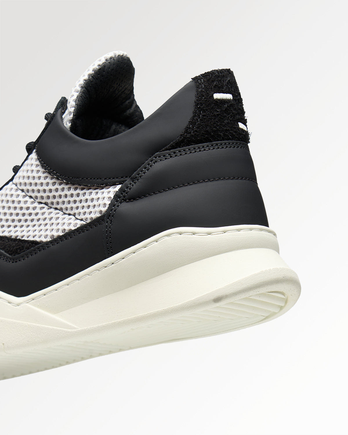 Conventional Low Top Ghost Mesh Black / White