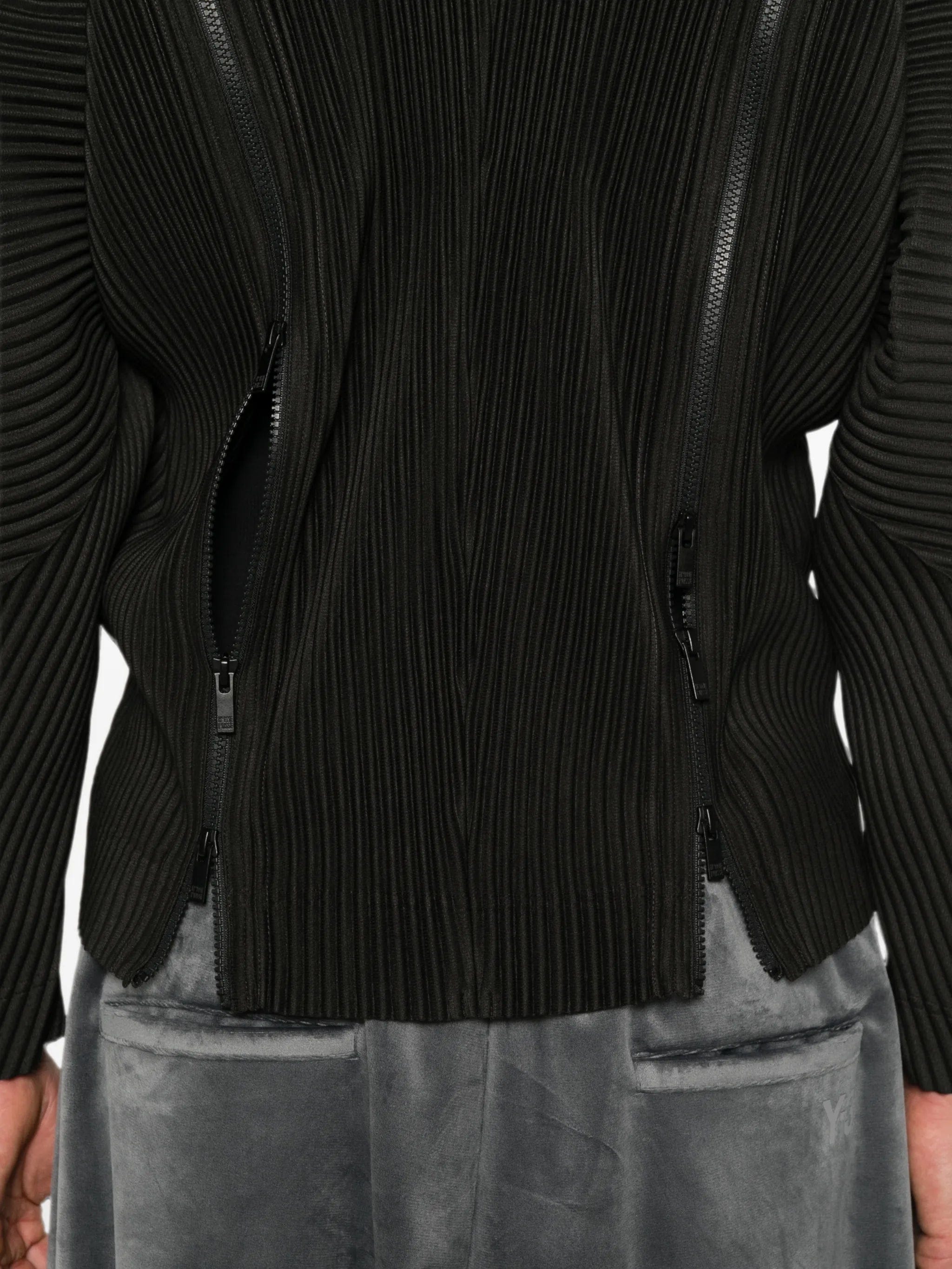 Homme Plissé Issey Miyake pleated - texture zip - fastening jacket