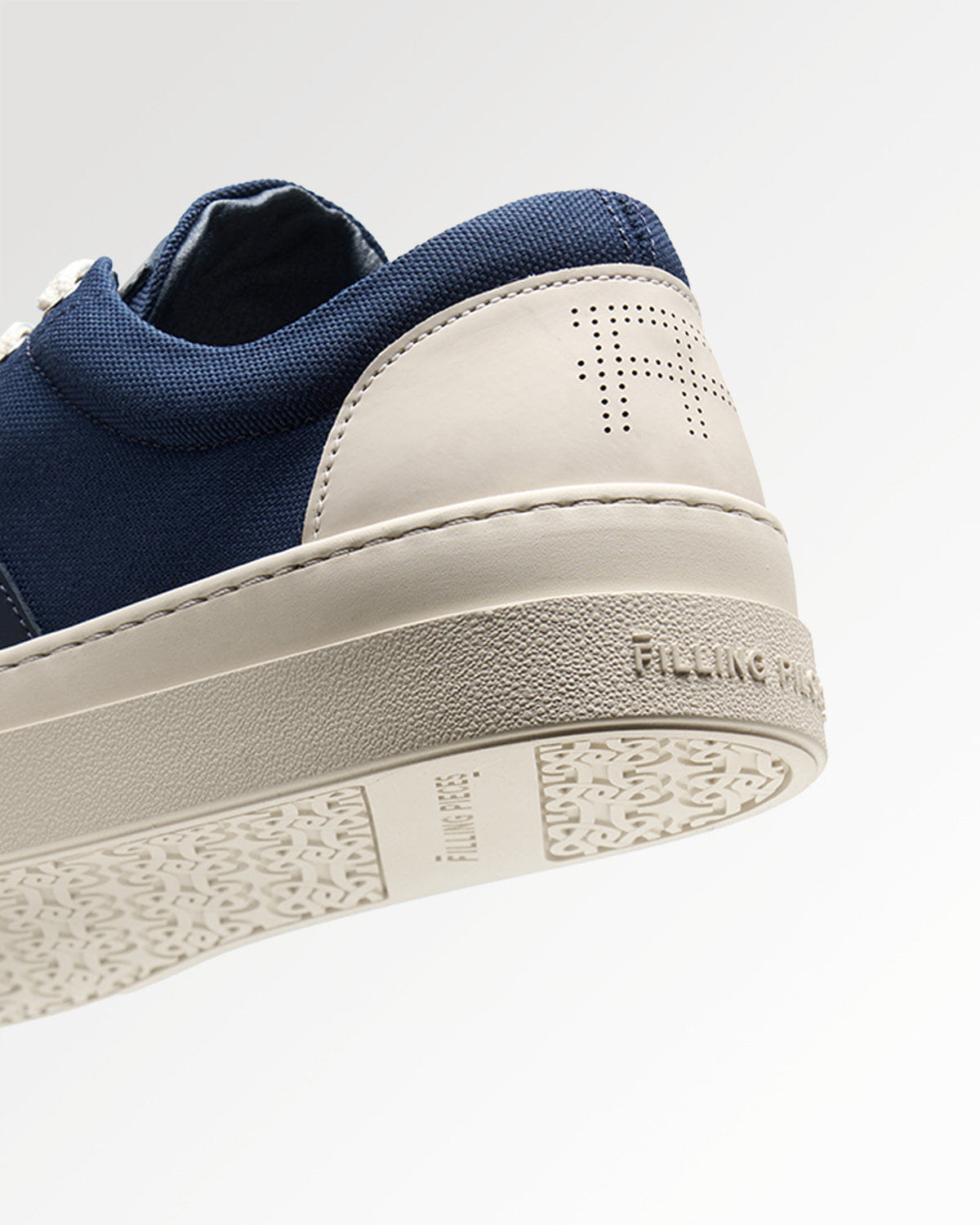 Conventional Riviera Low Navy