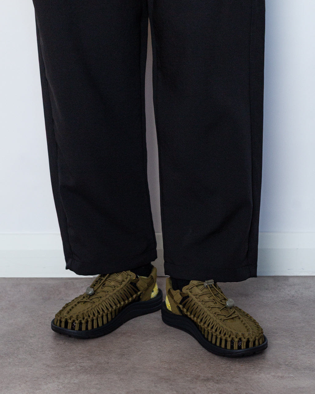 Keen Uneek - Dark Olive/Black