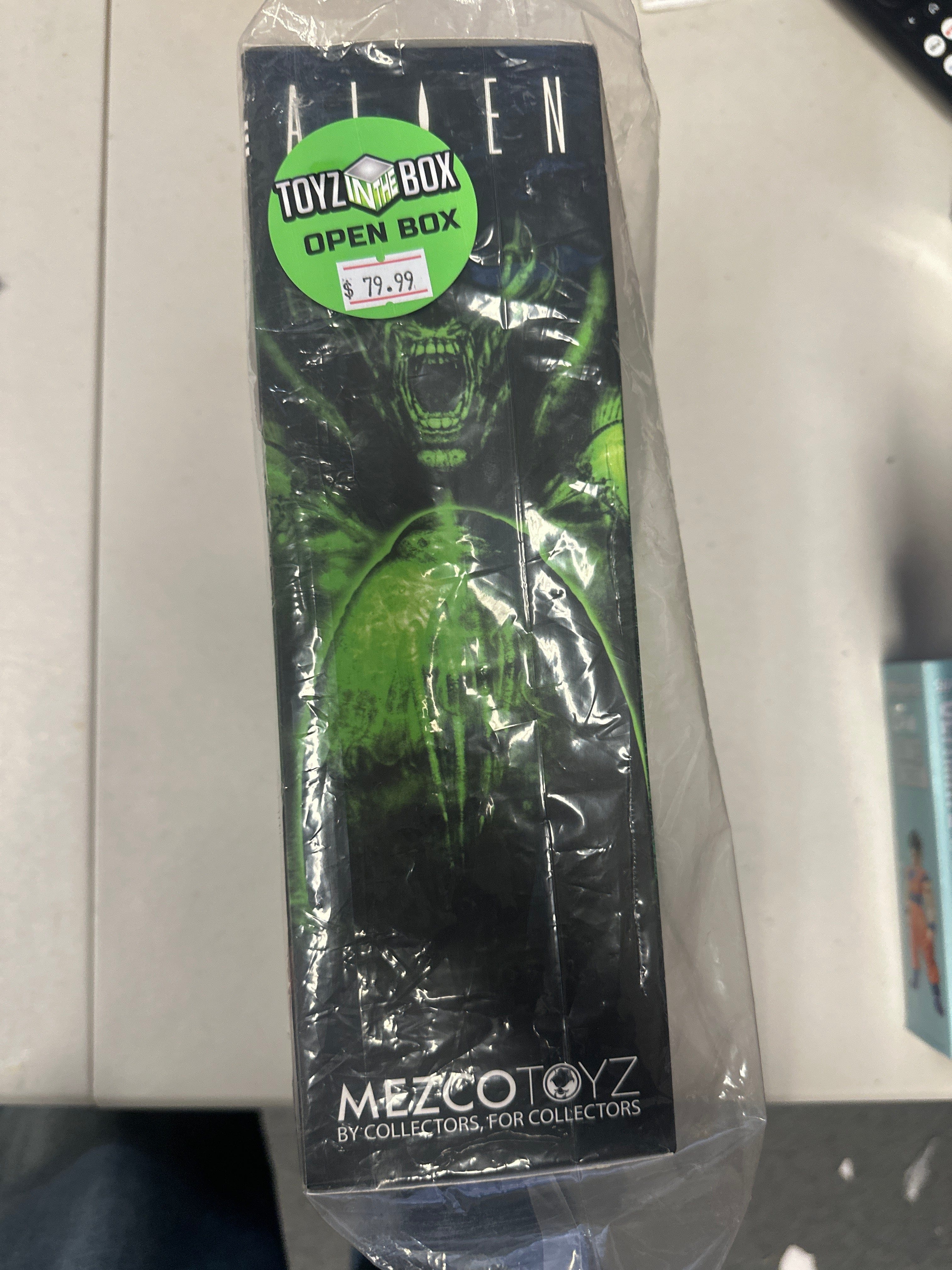 Mezco **Open Box**Mezco One 12 Alien Action Figure