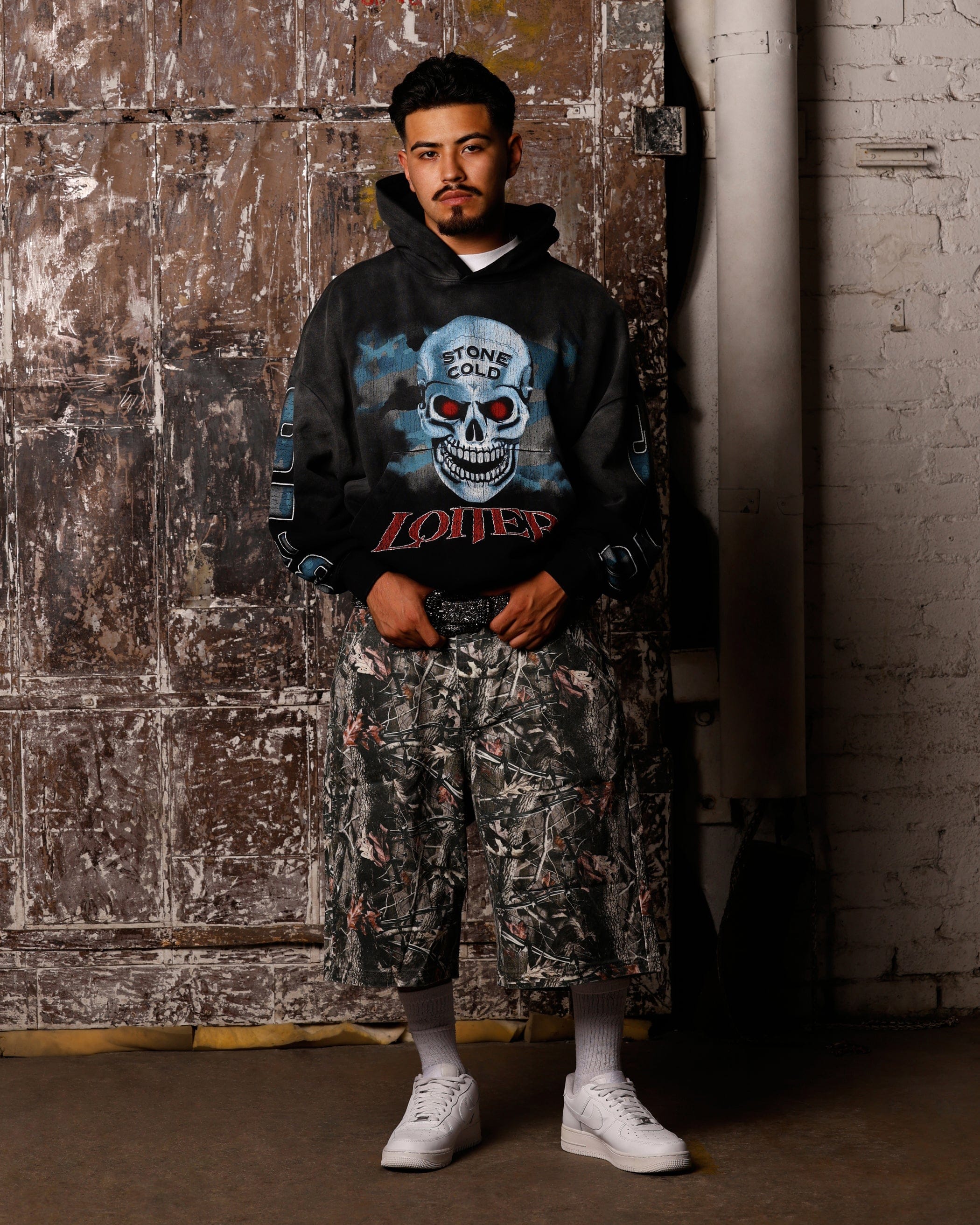 Loiter x WWE Stone Cold Premium Hoodie Vintage Black