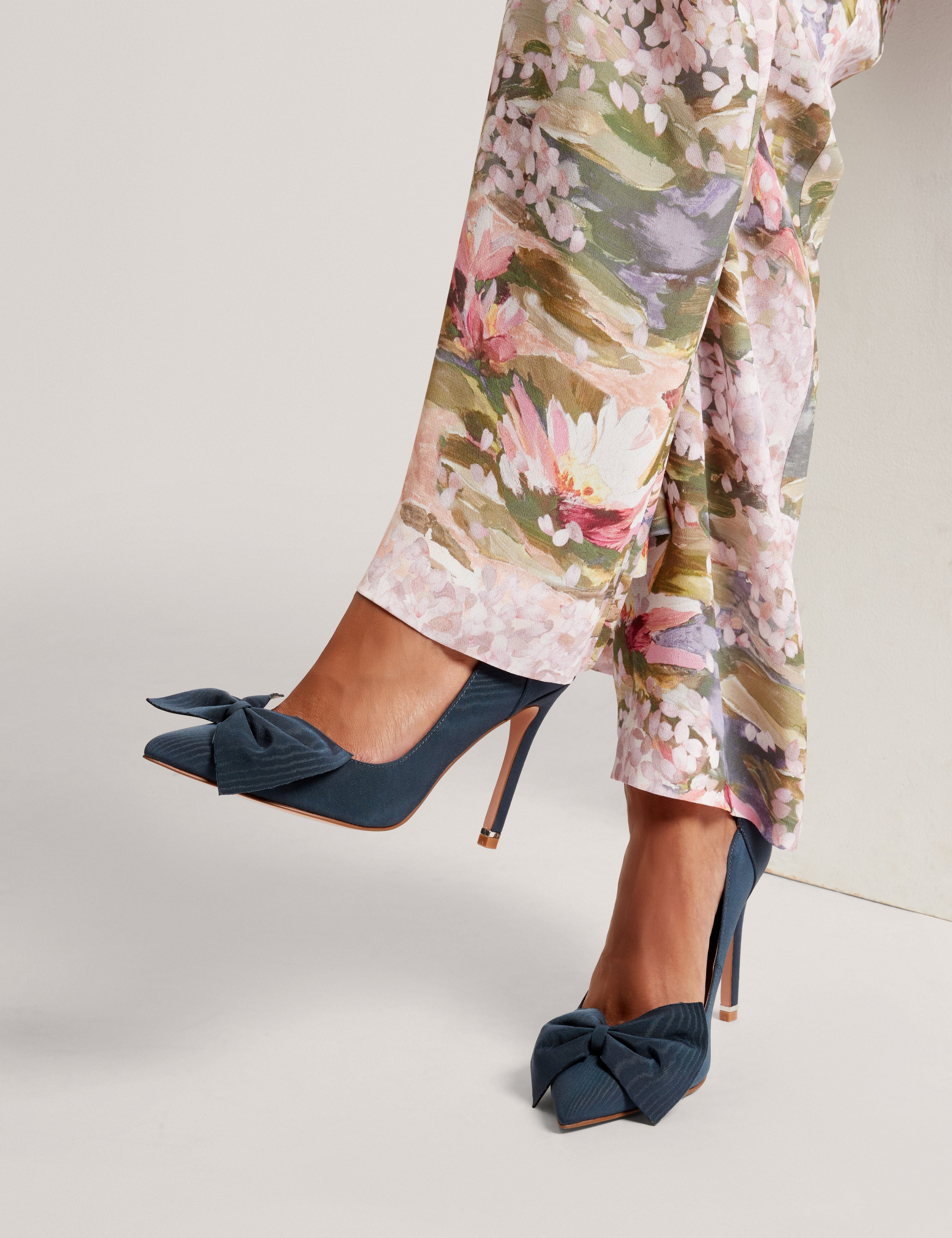 SHOE Laissy Bow Detail Court Shoe Navy