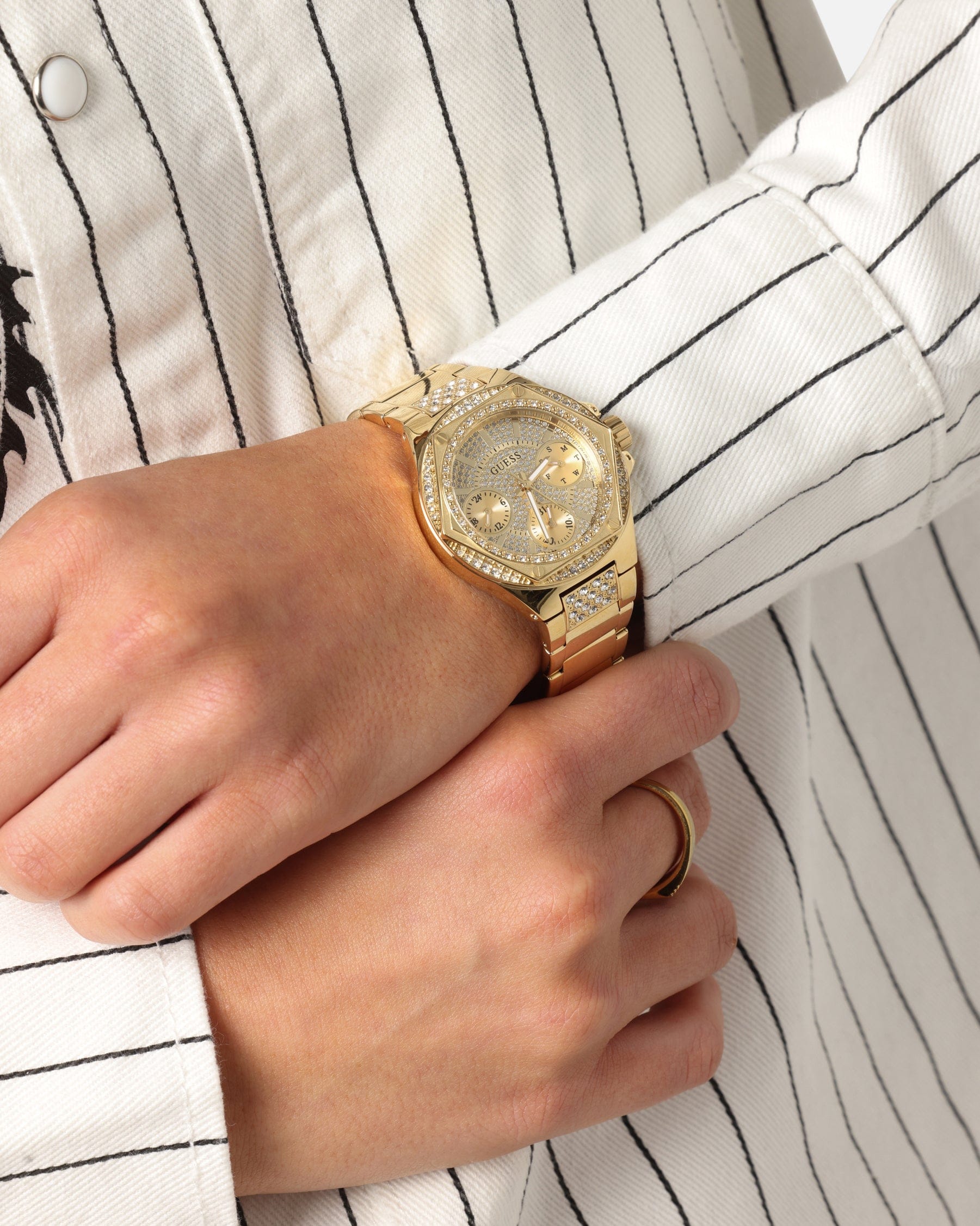 GUESS Mainline Women's Envy Bracelet Watch Gold