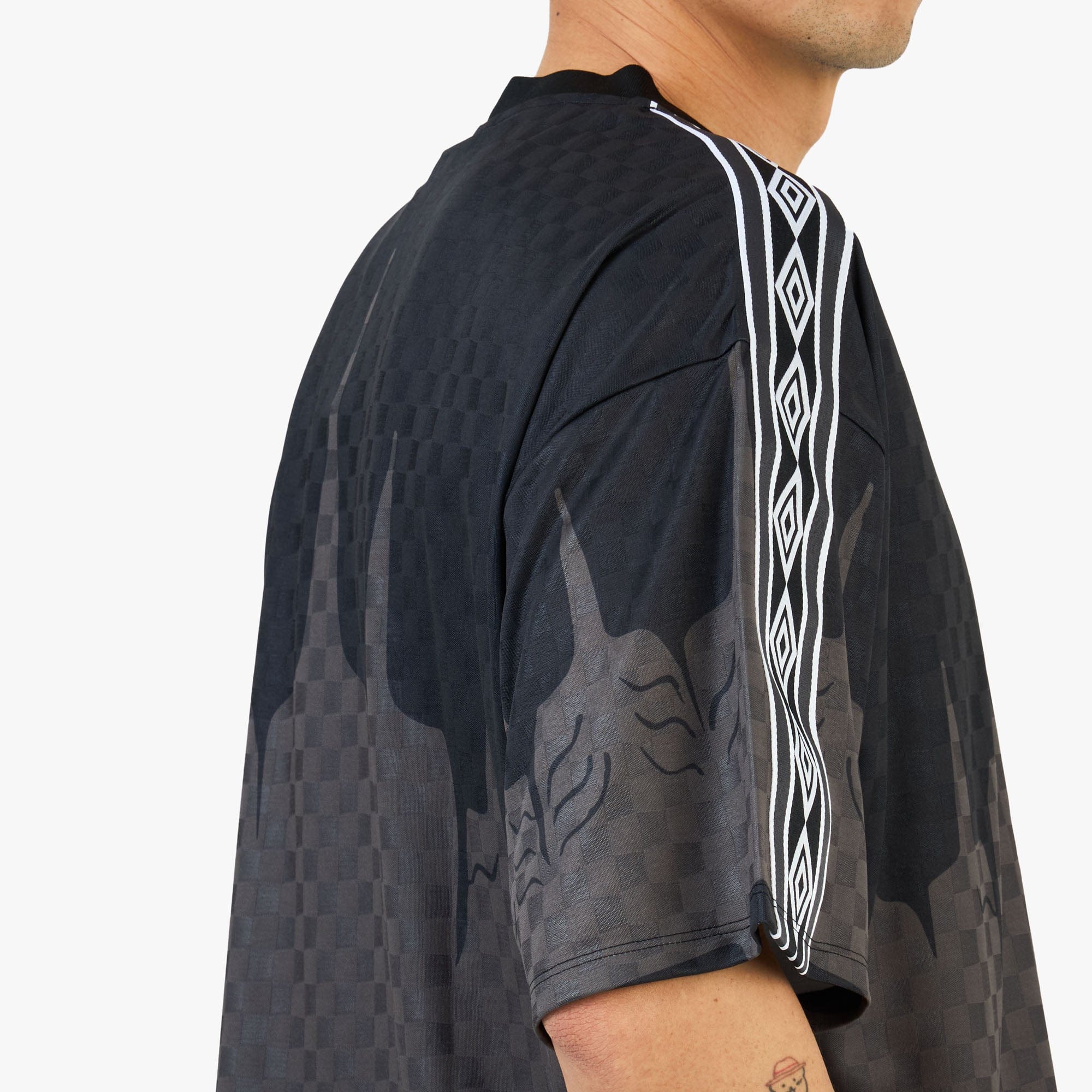 Umbro History Tape Kit T - Shirt Black / Red - Anthracite