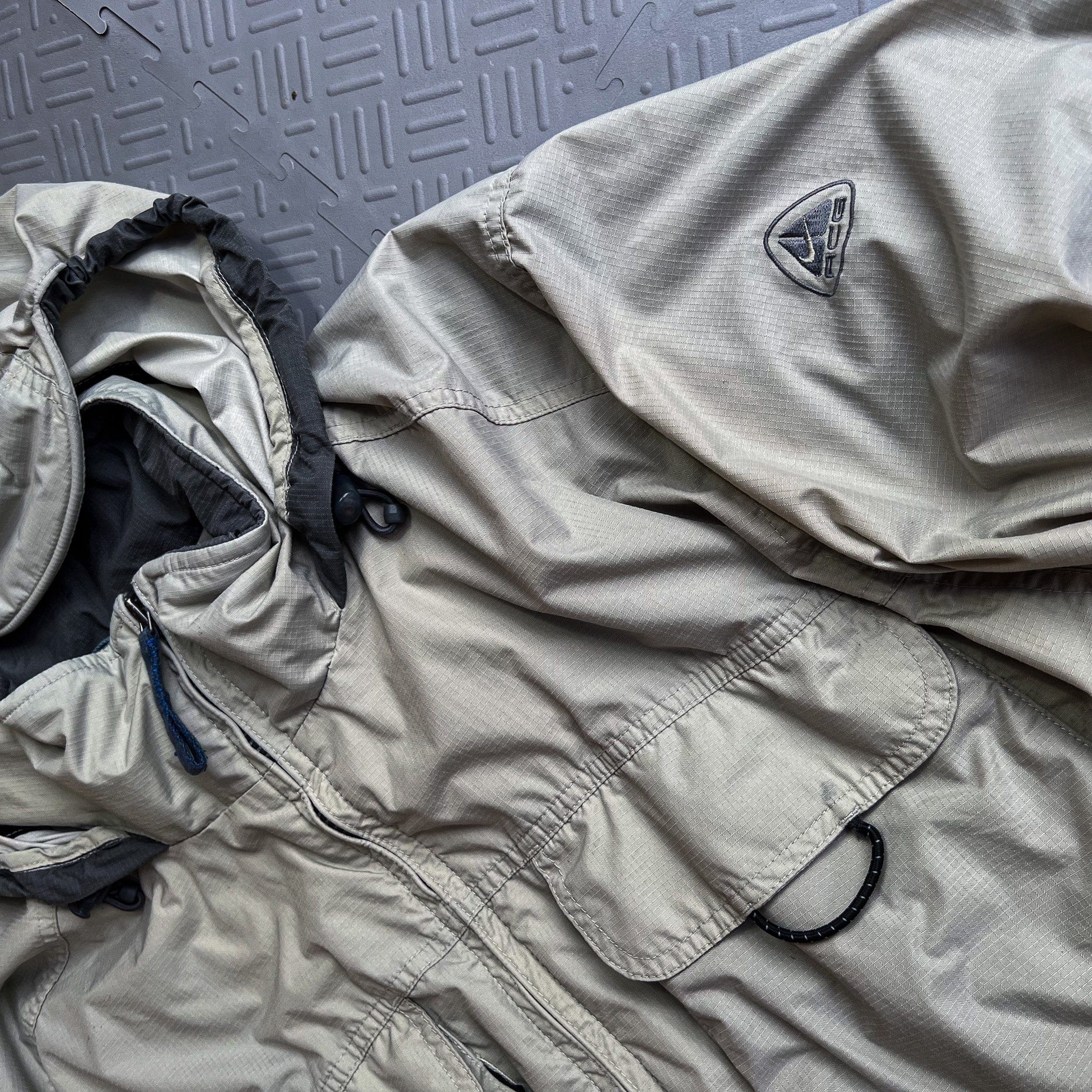 Nike ACG Vintage 2001 Nike ACG Hooded Jacket (L)