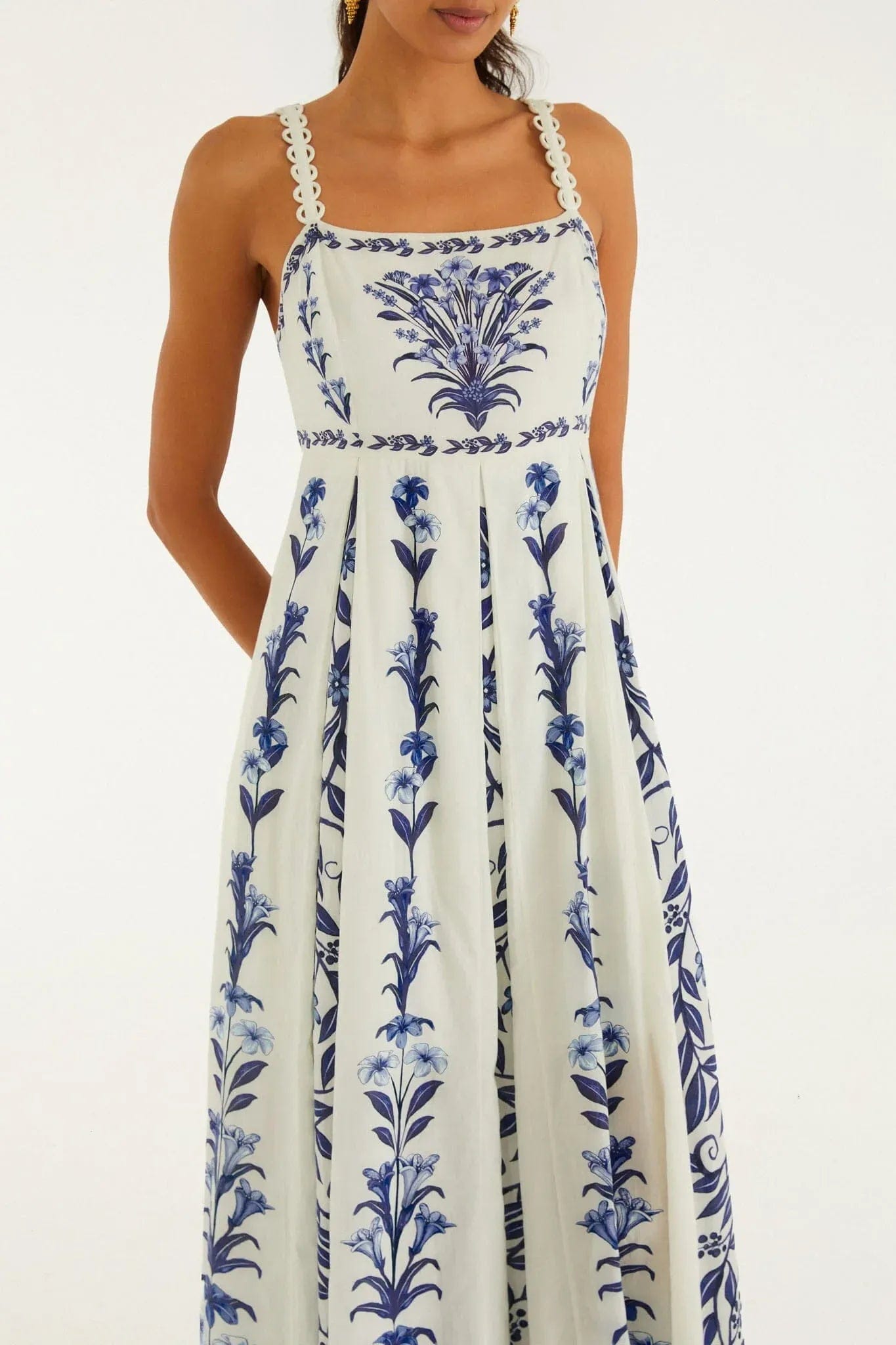 FARM RIO Flowers Arch Floral Linen Sleeveless Maxi Dress in White