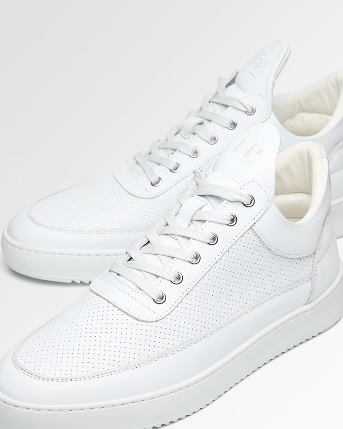 Entry Luxury Low Top Nappa Perforated White / Off White