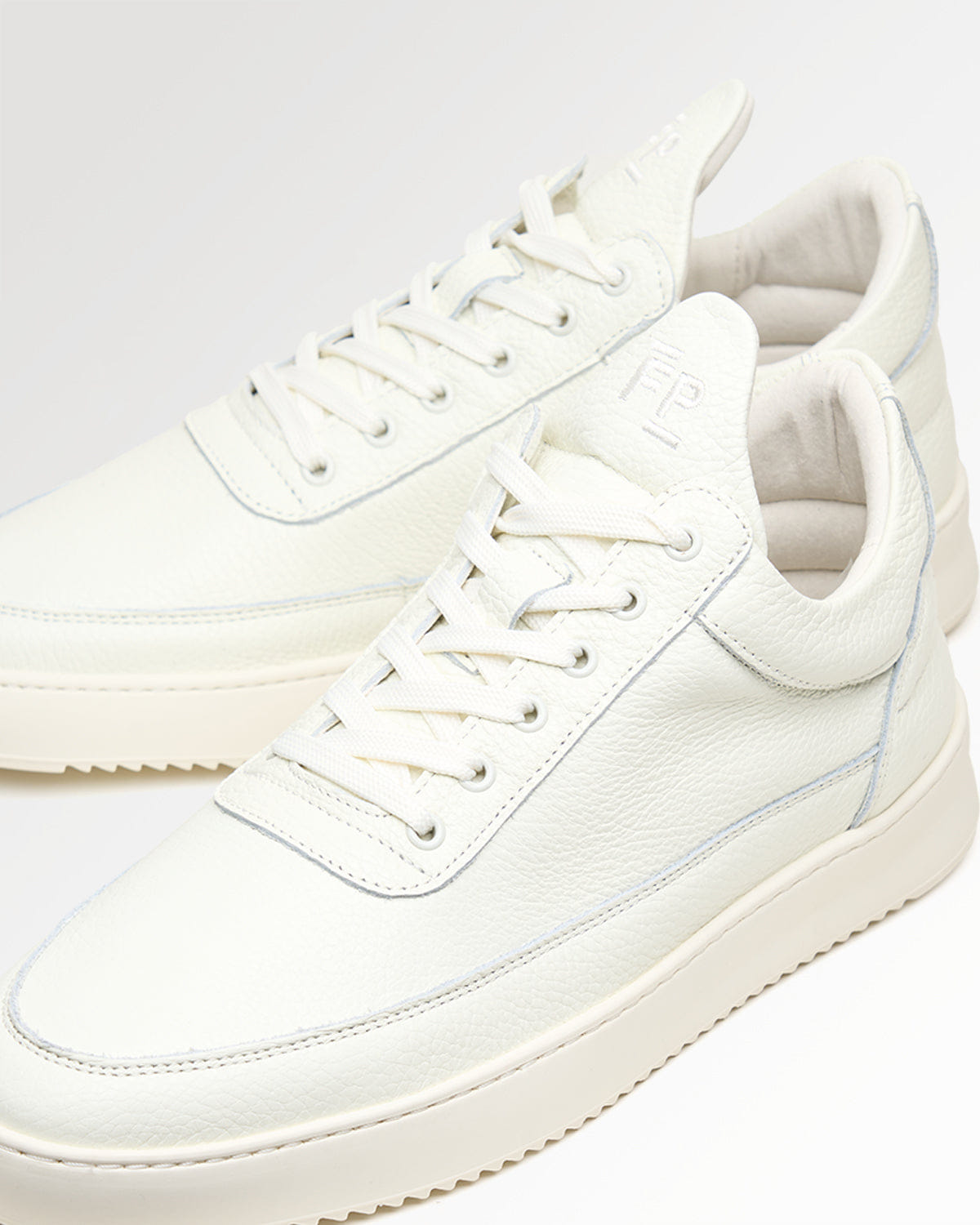 Conventional Low Top Grain Off White