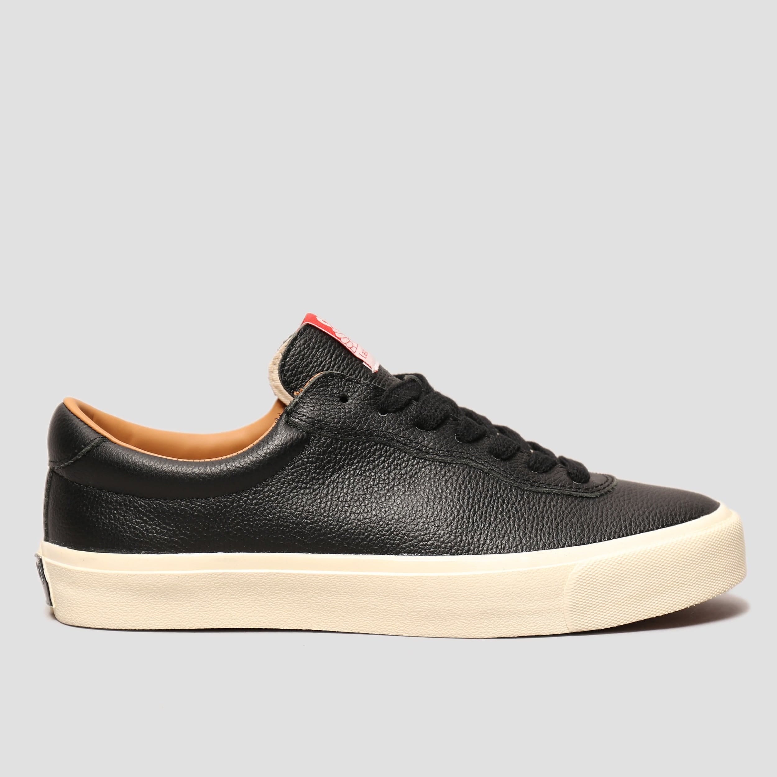 Last Resort AB Last Resort VM001 Mill Leather Lo Shoes Black / White